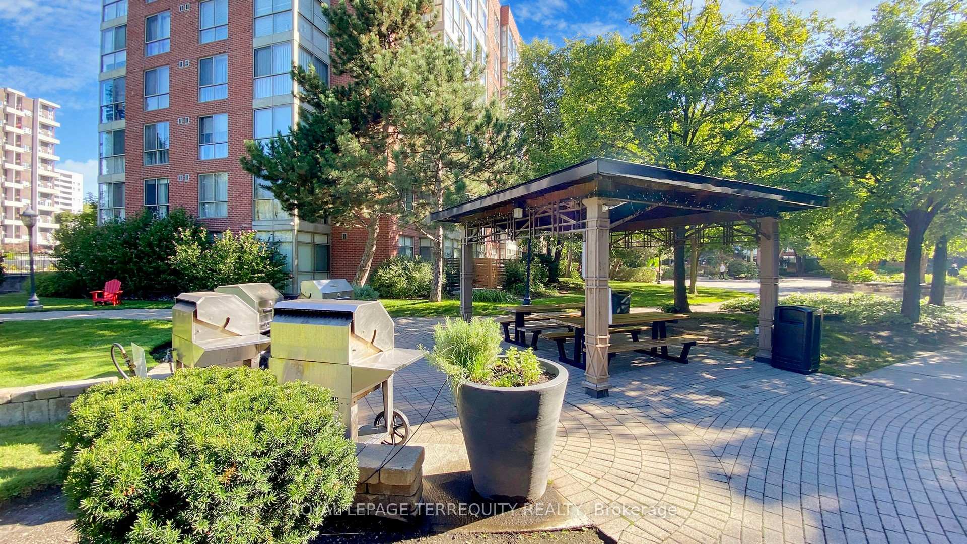 #511 - 20 Southport St, Toronto, ON M6S4Y8 | 1 Bedroom 1 Bathroom Condo Apt | Image 29