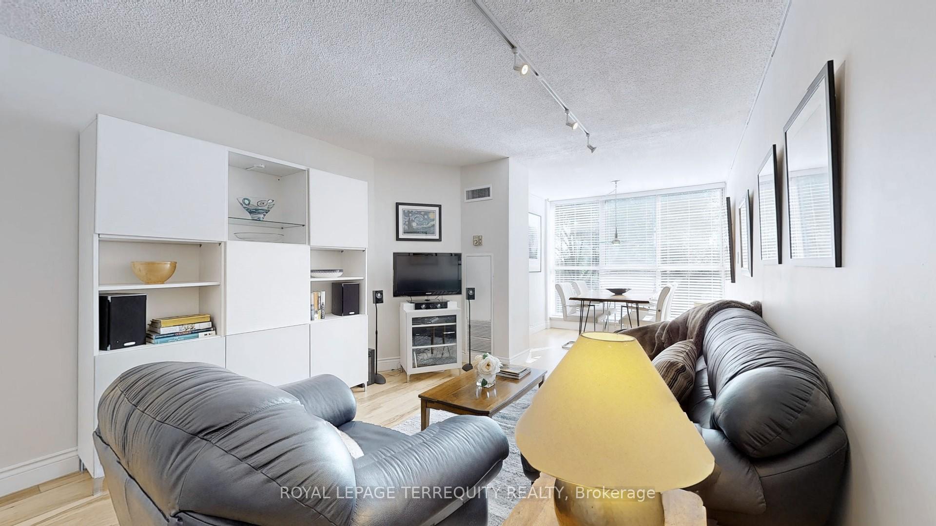 #511 - 20 Southport St, Toronto, ON M6S4Y8 | 1 Bedroom 1 Bathroom Condo Apt | Image 4