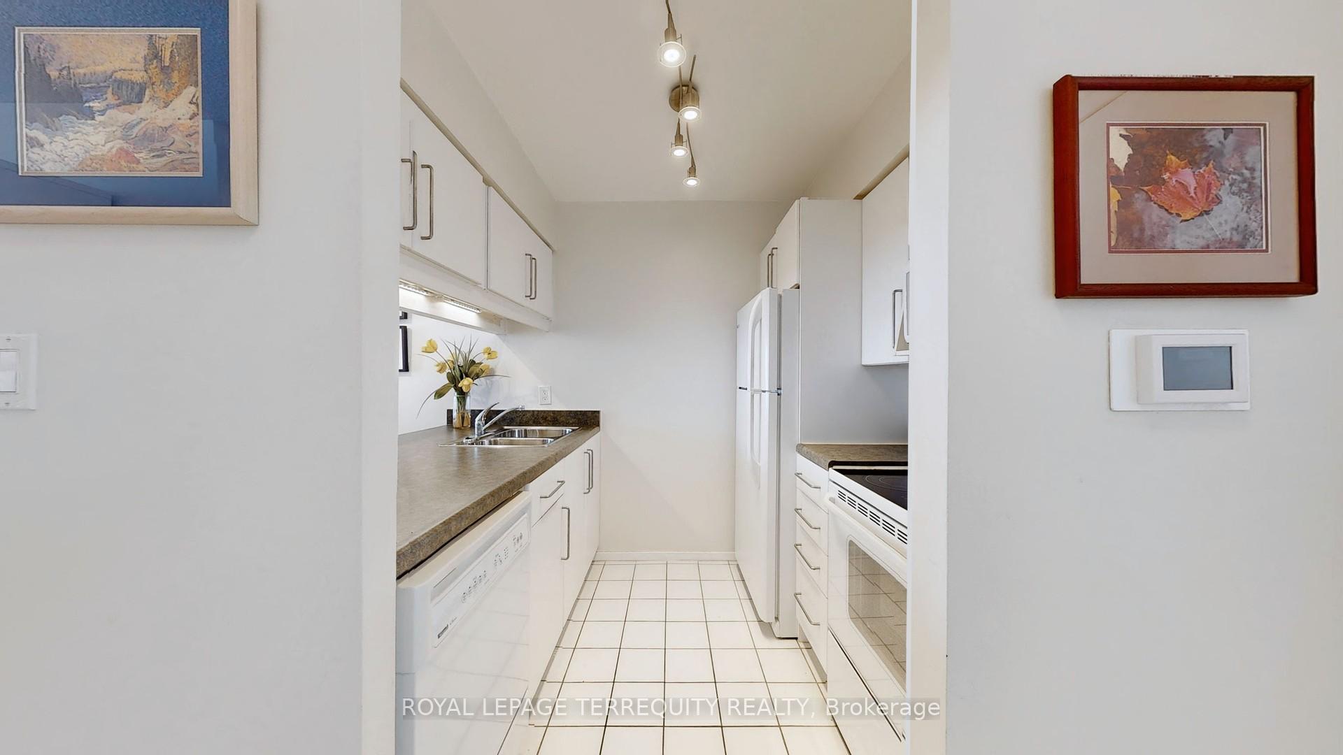 #511 - 20 Southport St, Toronto, ON M6S4Y8 | 1 Bedroom 1 Bathroom Condo Apt | Image 9