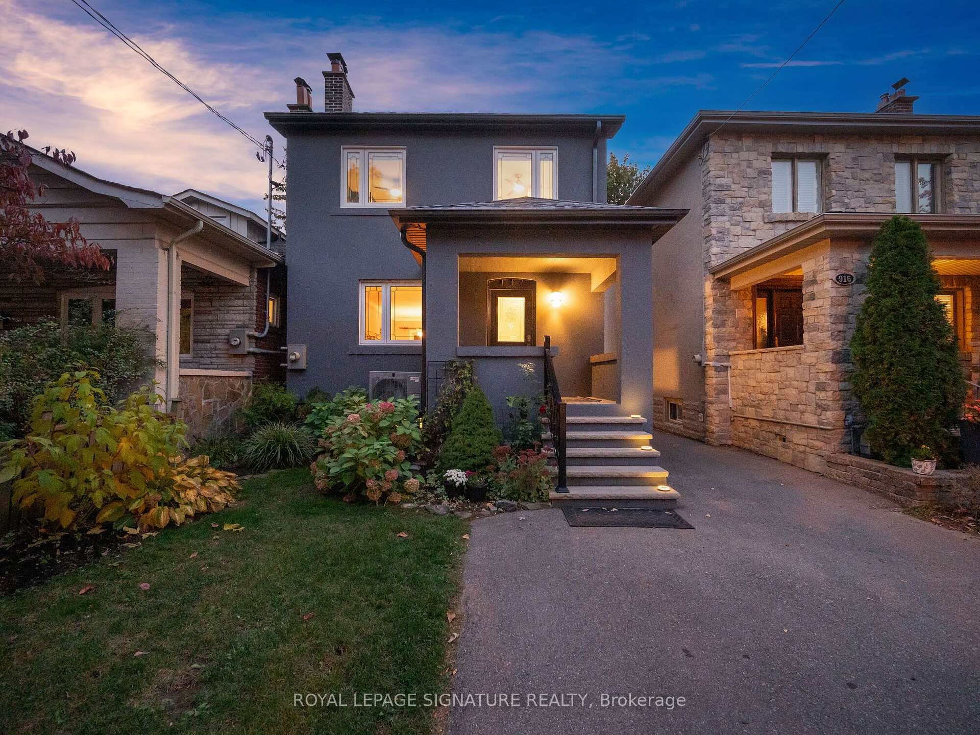 914 Royal York Rd, Toronto, ON M8Y2V7 | 3 Bedroom 2 Bathroom Detached House | Image 1