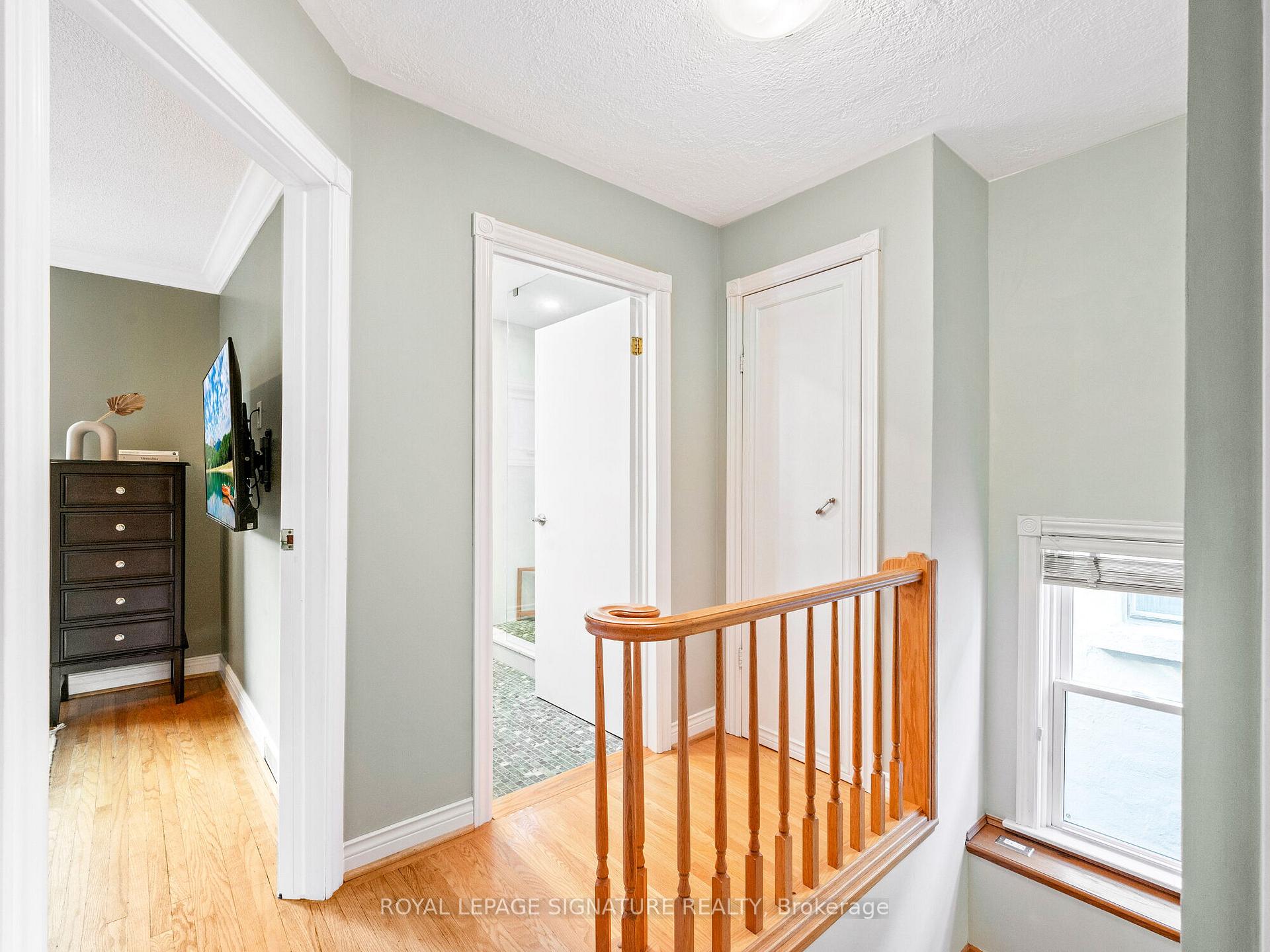 914 Royal York Rd, Toronto, ON M8Y2V7 | 3 Bedroom 2 Bathroom Detached House | Image 15