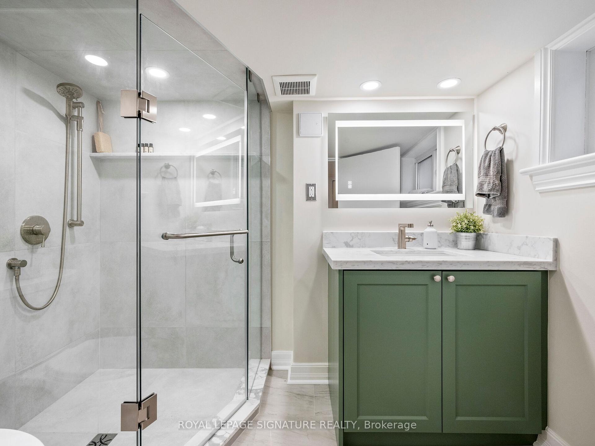 914 Royal York Rd, Toronto, ON M8Y2V7 | 3 Bedroom 2 Bathroom Detached House | Image 27