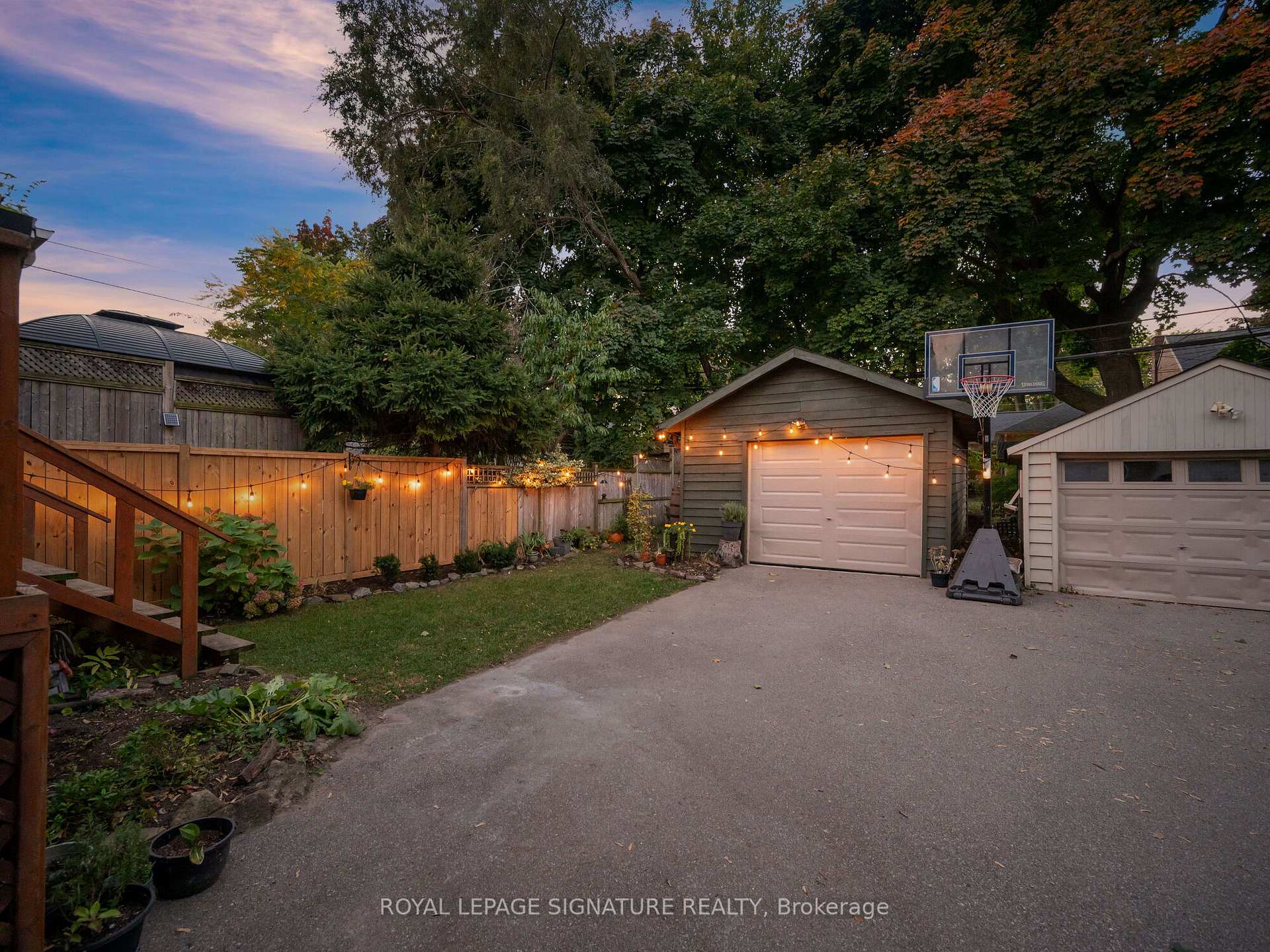 914 Royal York Rd, Toronto, ON M8Y2V7 | 3 Bedroom 2 Bathroom Detached House | Image 34