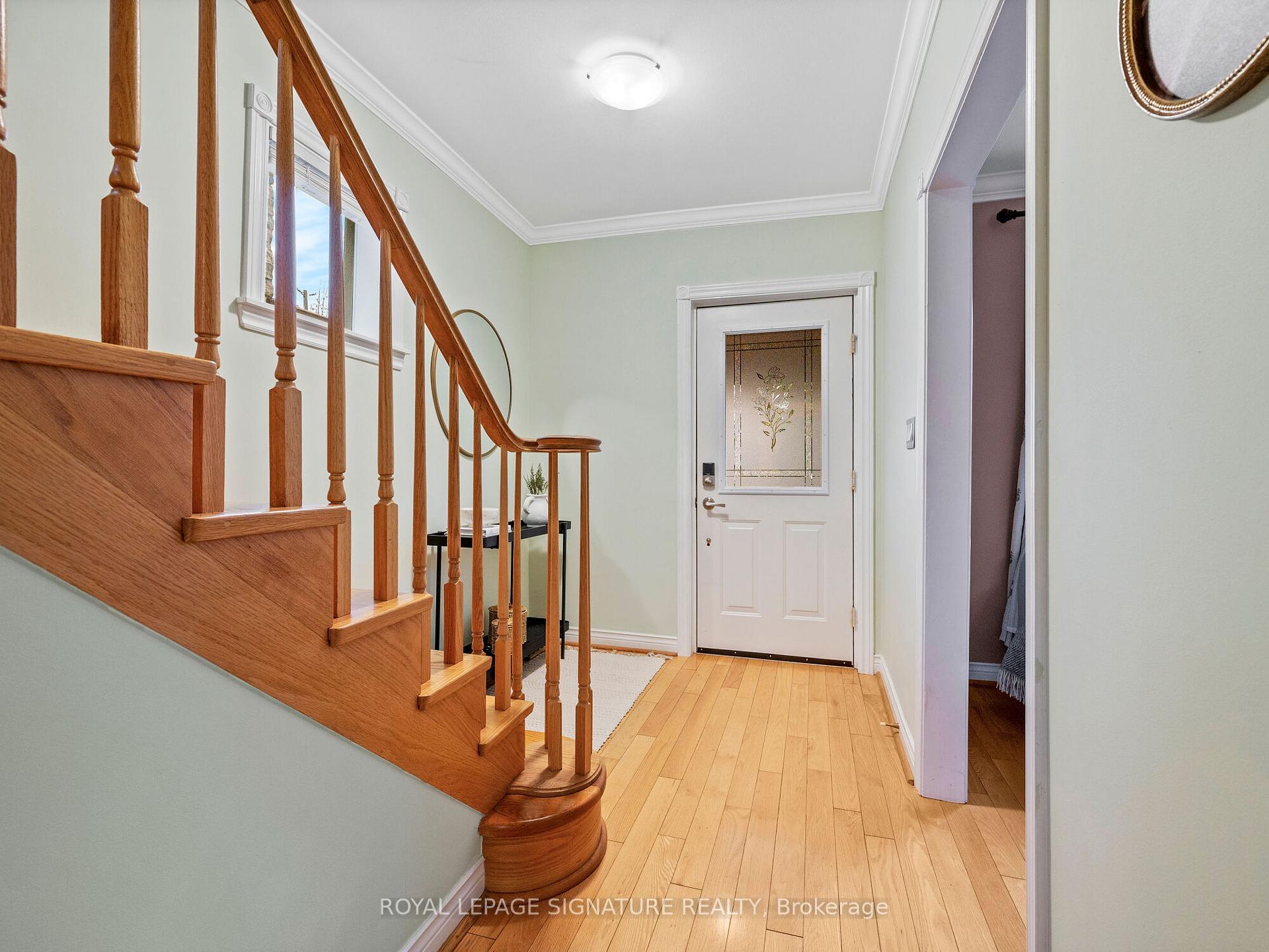 914 Royal York Rd, Toronto, ON M8Y2V7 | 3 Bedroom 2 Bathroom Detached House | Image 4
