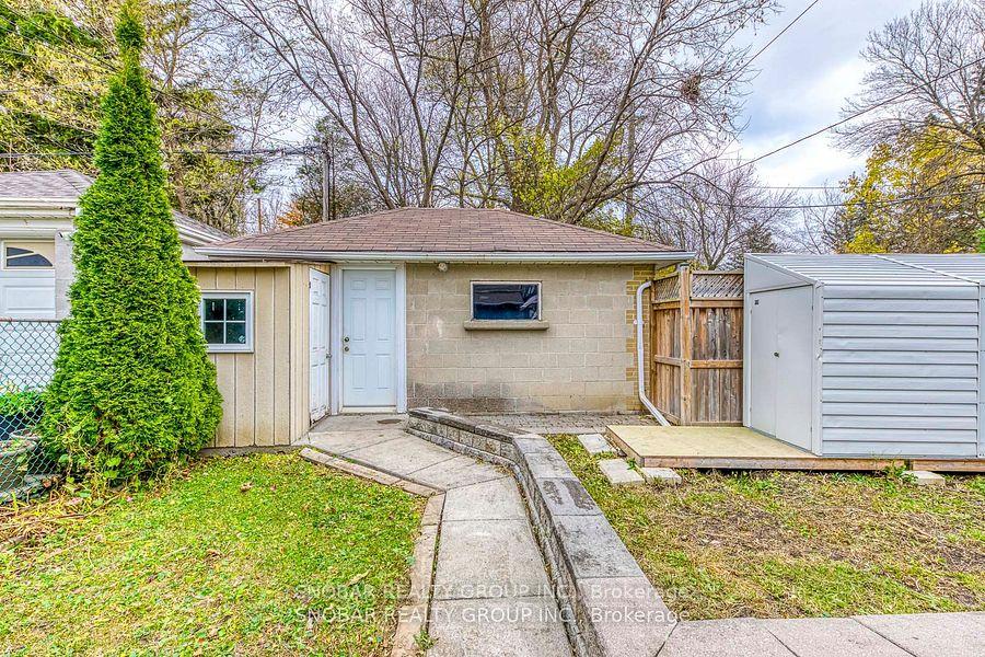 533A McRoberts Ave, Toronto, ON M6E4R5 | 3 Bedroom 2 Bathroom Detached House | Image 31