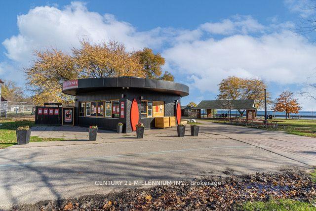 #3009 - 1926 Lakeshore Blvd, Toronto, ON M6S1A1 | 2 Bedroom 2 Bathroom Condo Apt | Image 35