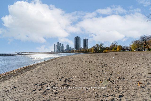 #3009 - 1926 Lakeshore Blvd, Toronto, ON M6S1A1 | 2 Bedroom 2 Bathroom Condo Apt | Image 37