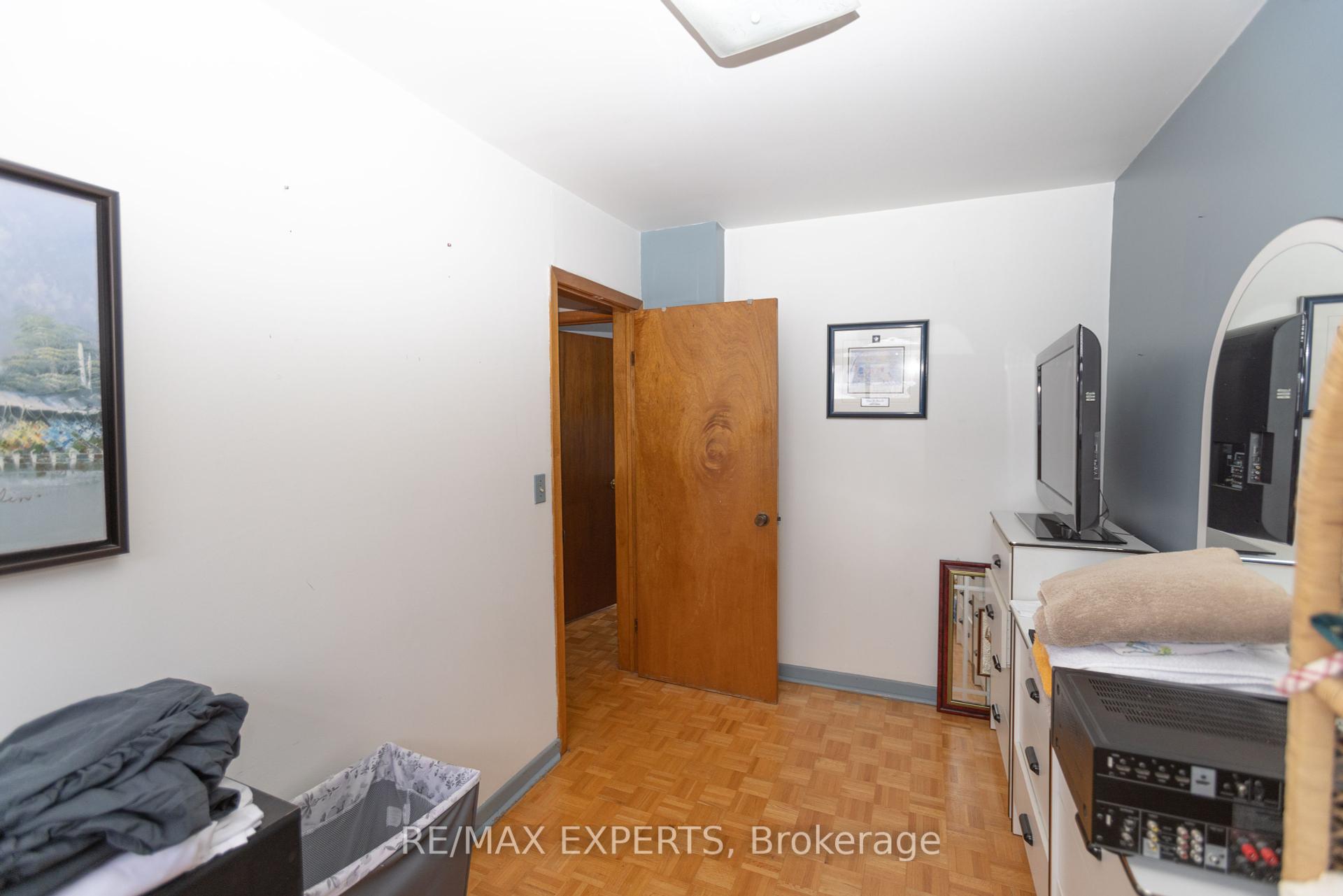 264 Nairn Ave, Toronto, ON M6E4H6 | 3 Bedroom 2 Bathroom Detached House | Image 15