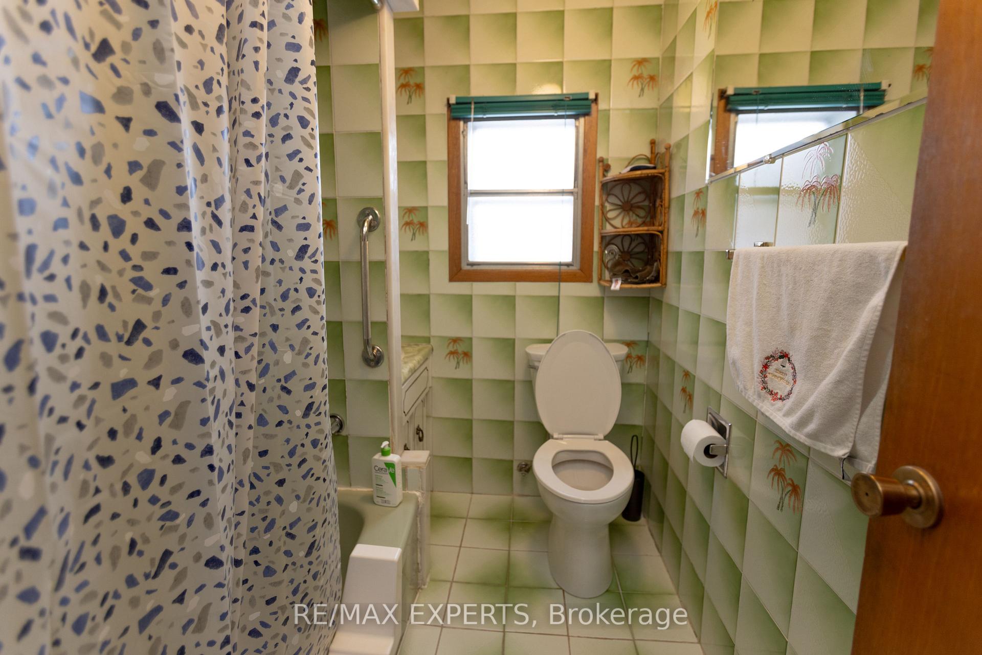 264 Nairn Ave, Toronto, ON M6E4H6 | 3 Bedroom 2 Bathroom Detached House | Image 16