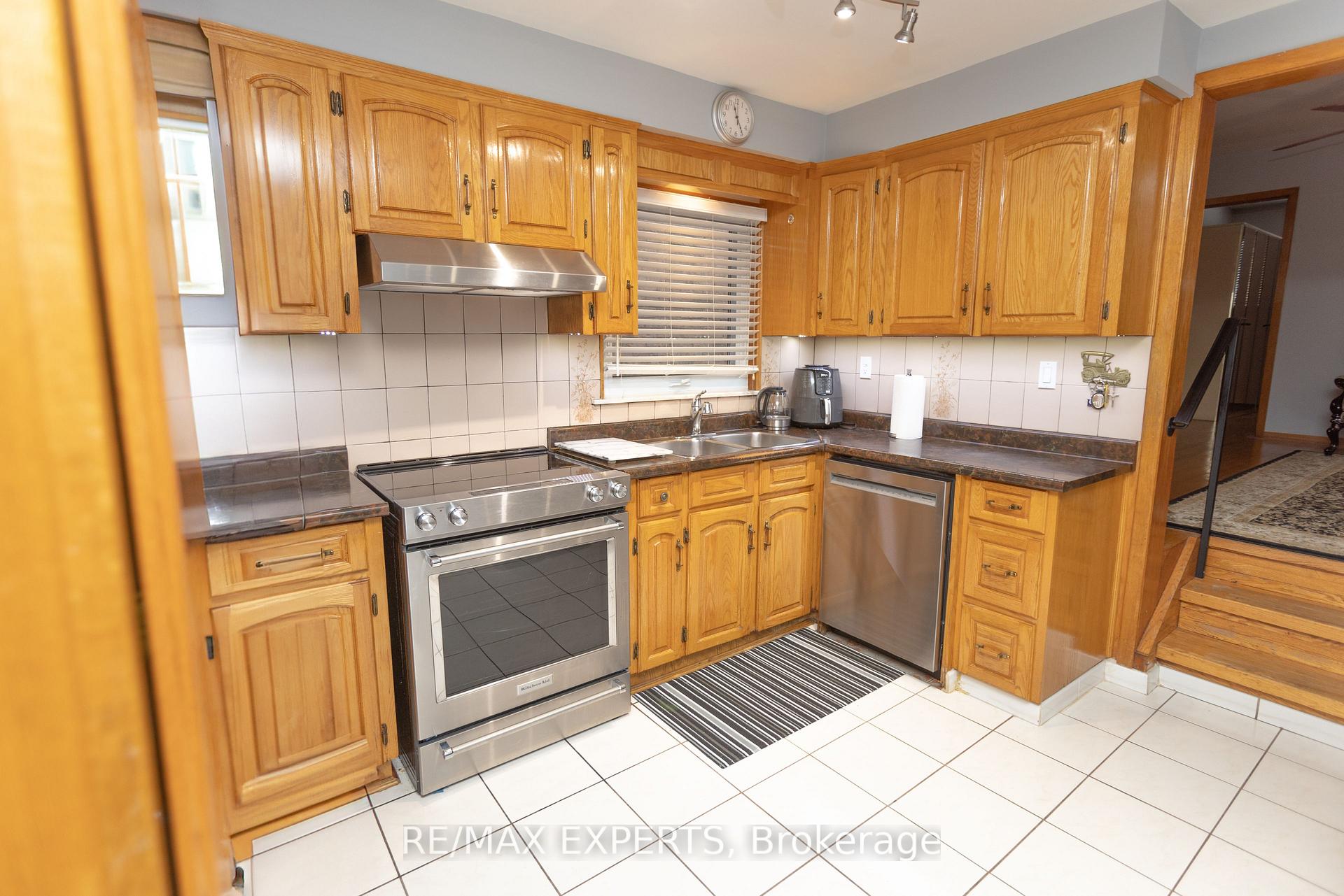 264 Nairn Ave, Toronto, ON M6E4H6 | 3 Bedroom 2 Bathroom Detached House | Image 2