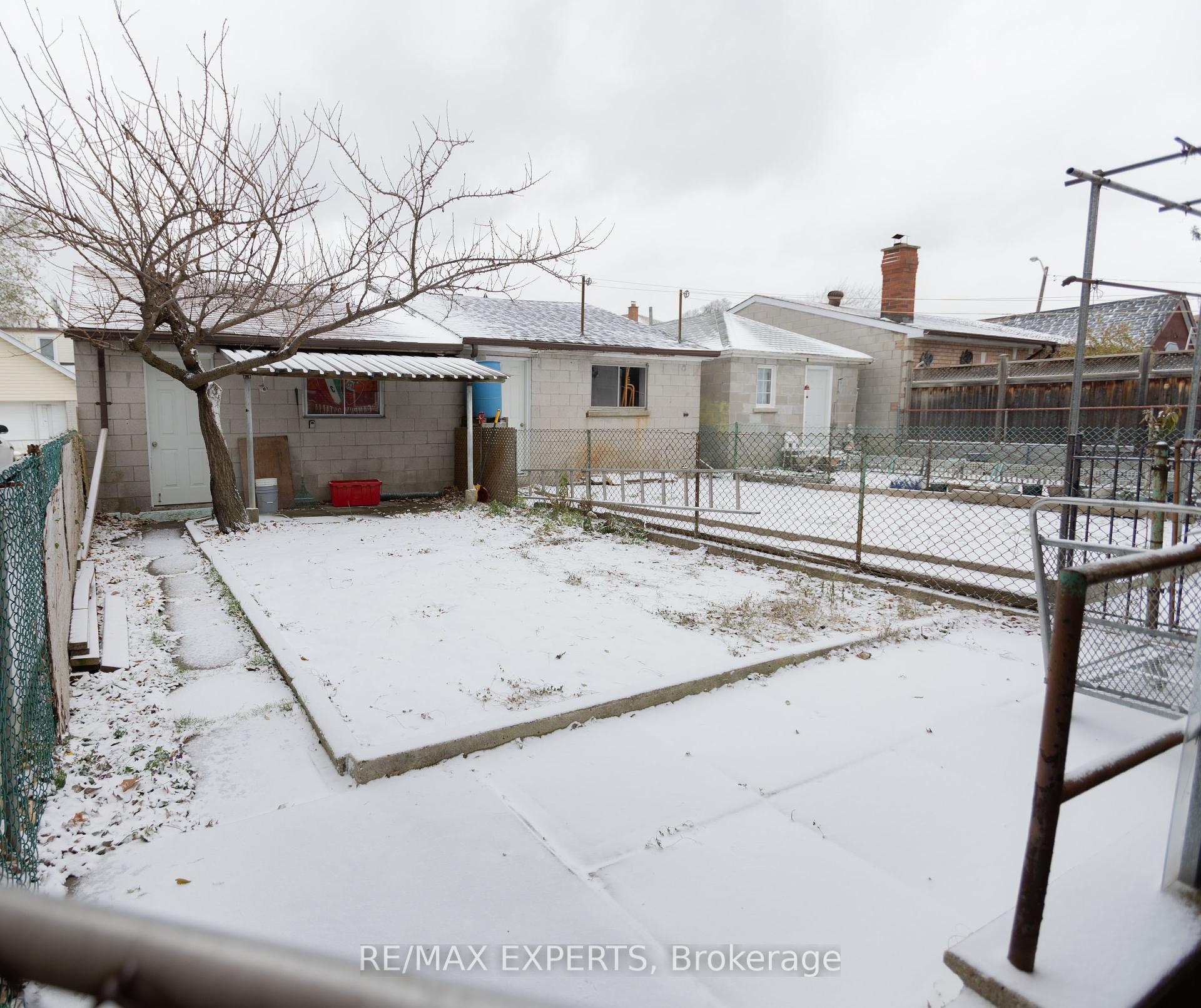 264 Nairn Ave, Toronto, ON M6E4H6 | 3 Bedroom 2 Bathroom Detached House | Image 23