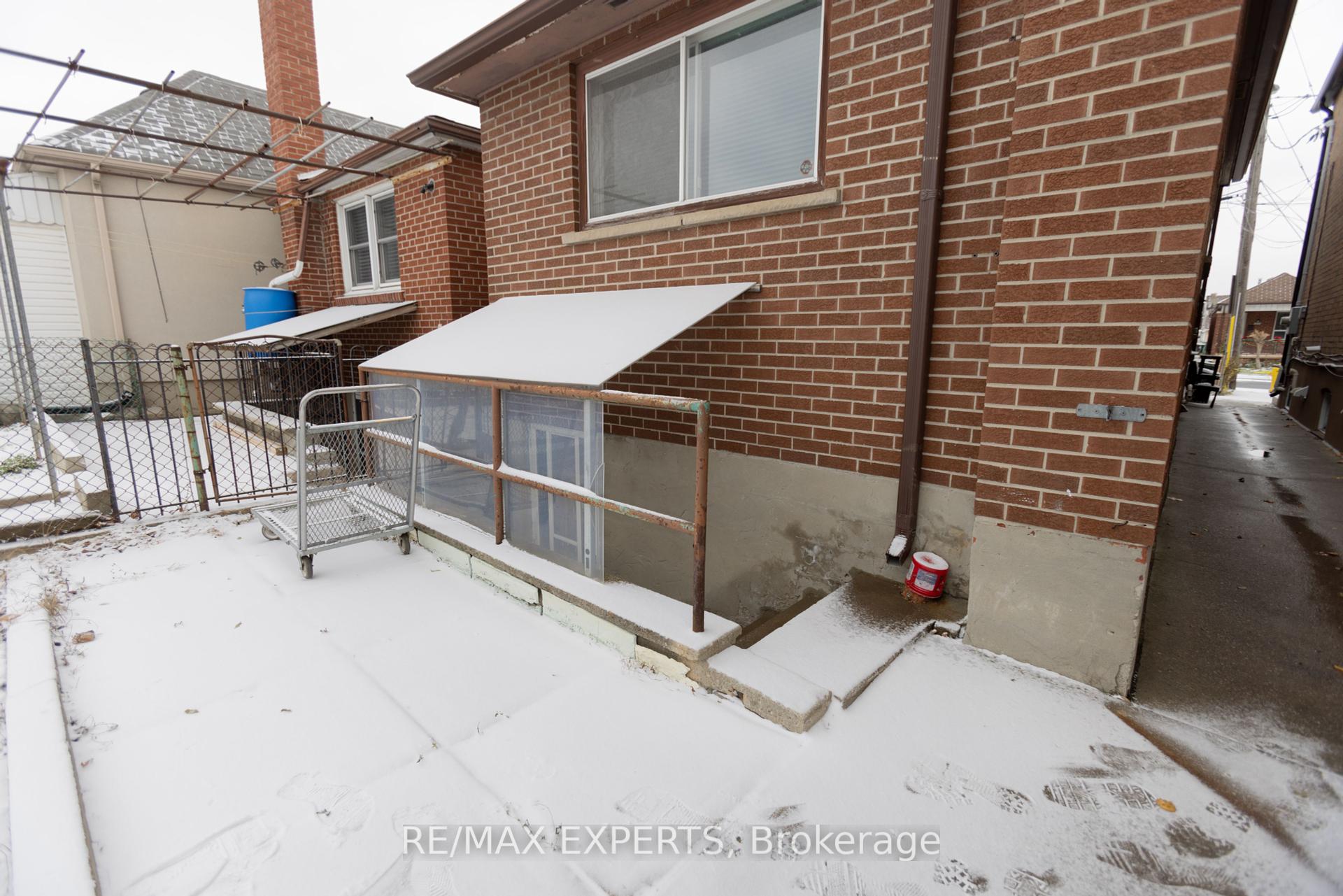 264 Nairn Ave, Toronto, ON M6E4H6 | 3 Bedroom 2 Bathroom Detached House | Image 24