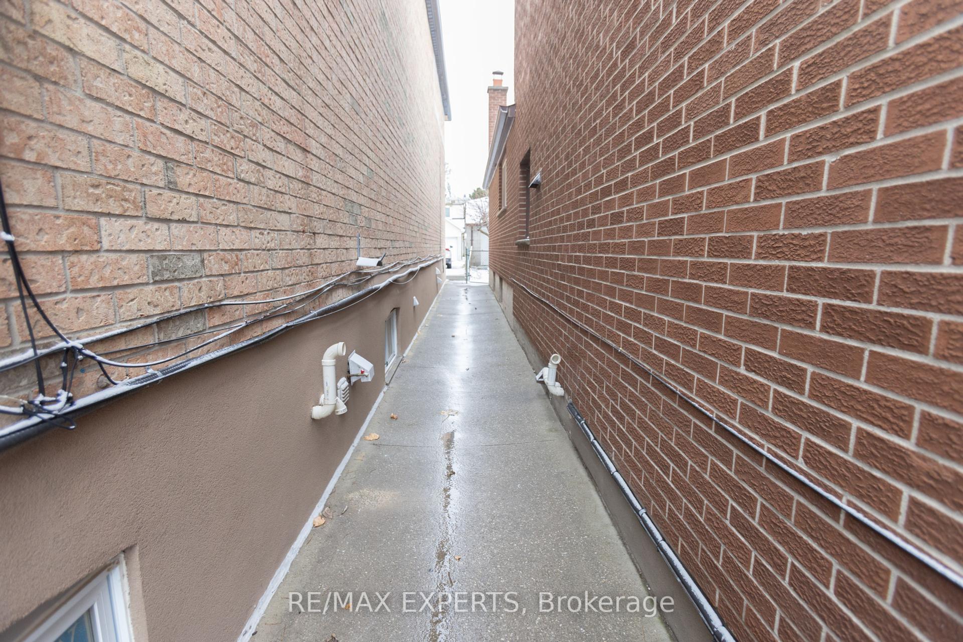 264 Nairn Ave, Toronto, ON M6E4H6 | 3 Bedroom 2 Bathroom Detached House | Image 28