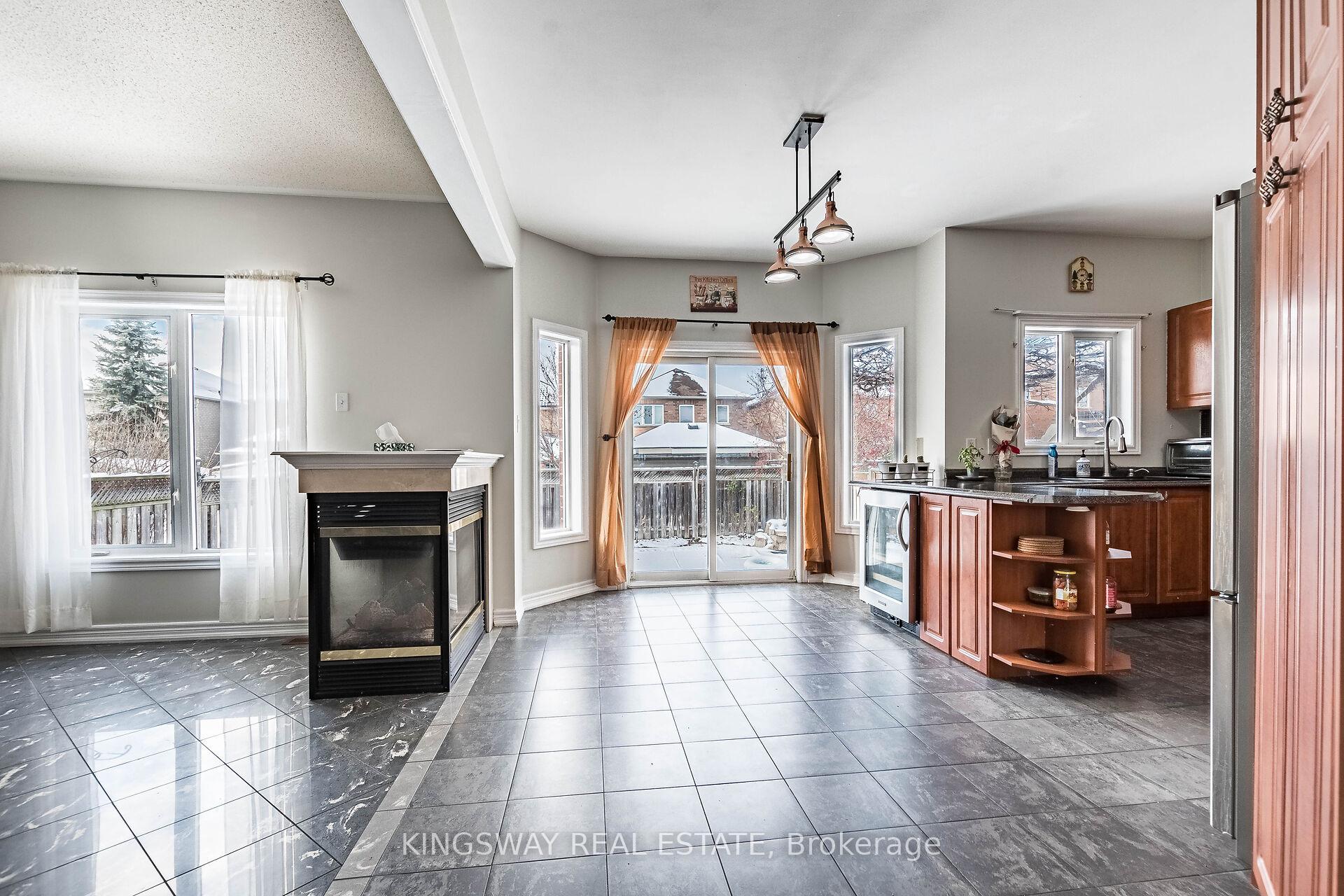 767 Sombrero Way, Mississauga, ON L5W1S8 | 4 Bedroom 4 Bathroom Detached House | Image 10