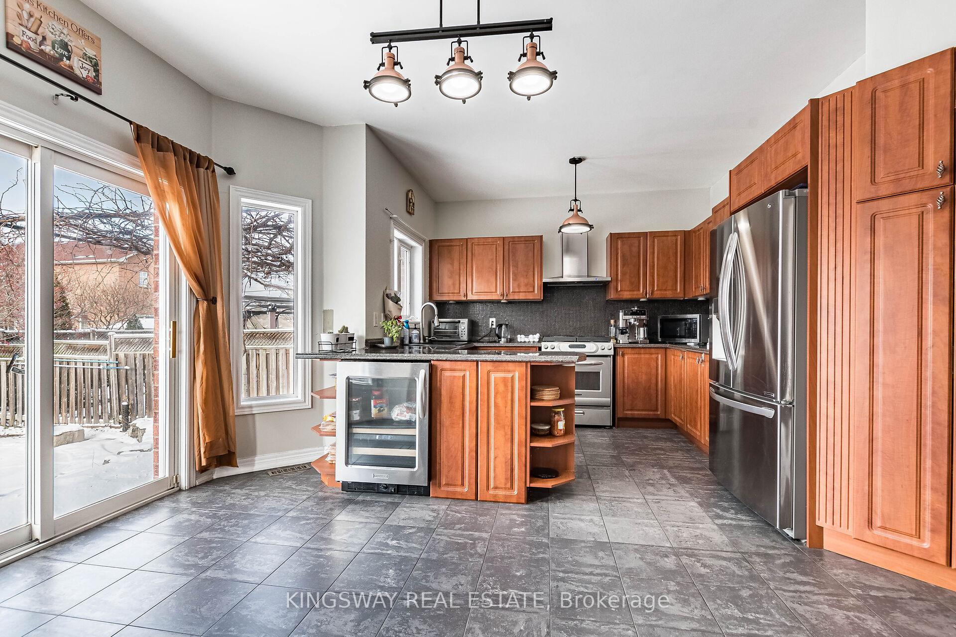 767 Sombrero Way, Mississauga, ON L5W1S8 | 4 Bedroom 4 Bathroom Detached House | Image 11