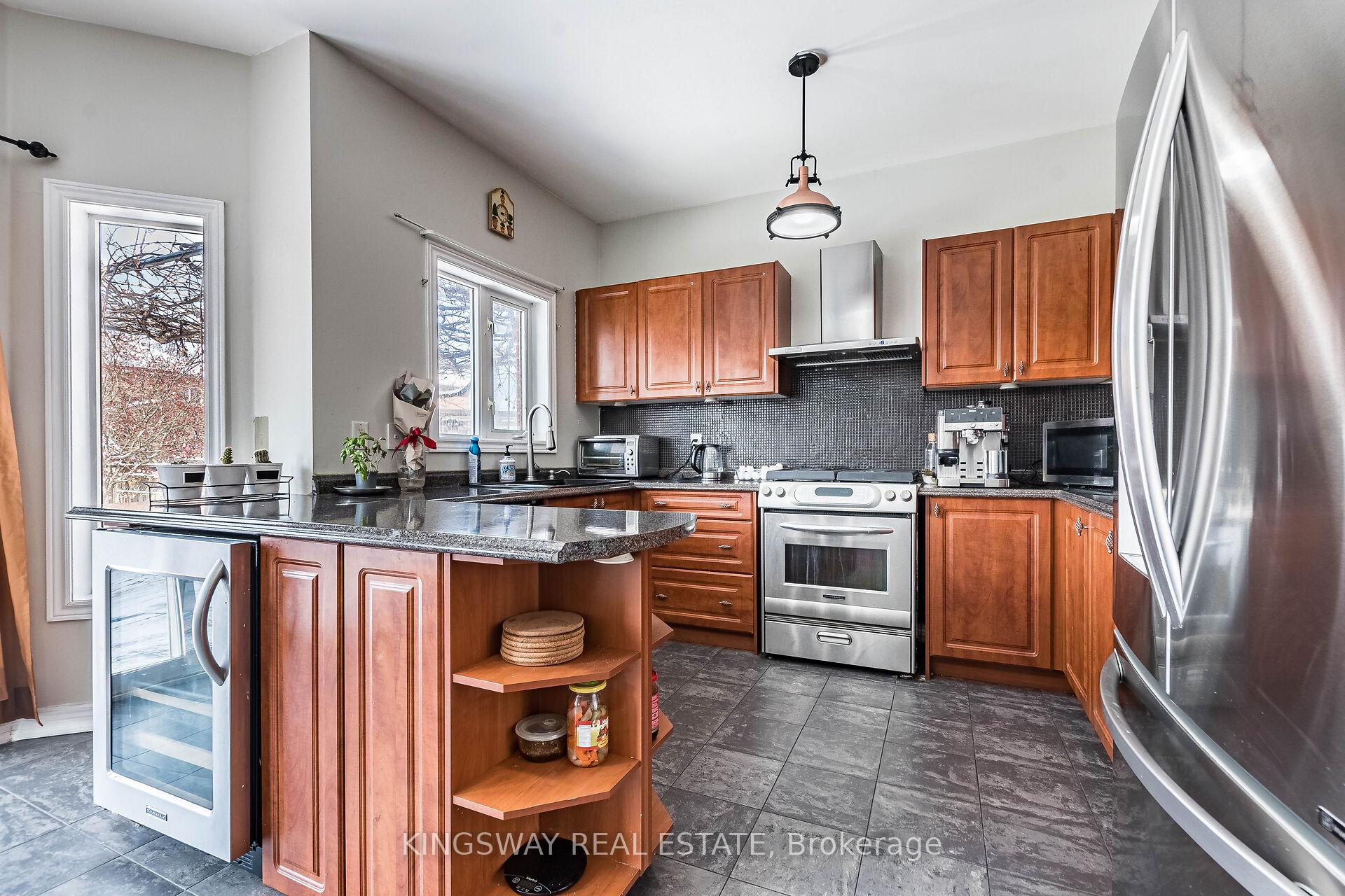 767 Sombrero Way, Mississauga, ON L5W1S8 | 4 Bedroom 4 Bathroom Detached House | Image 12