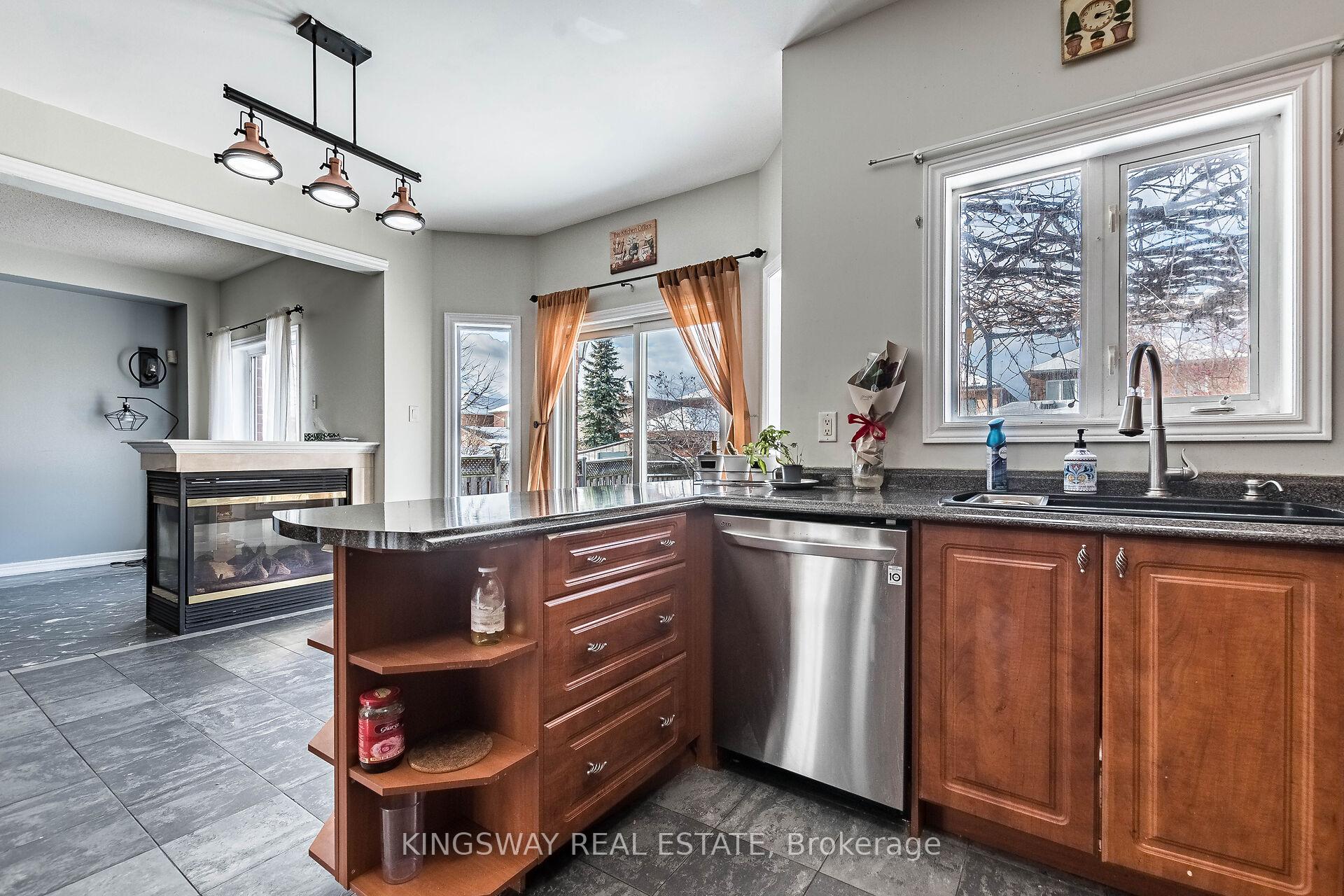 767 Sombrero Way, Mississauga, ON L5W1S8 | 4 Bedroom 4 Bathroom Detached House | Image 13