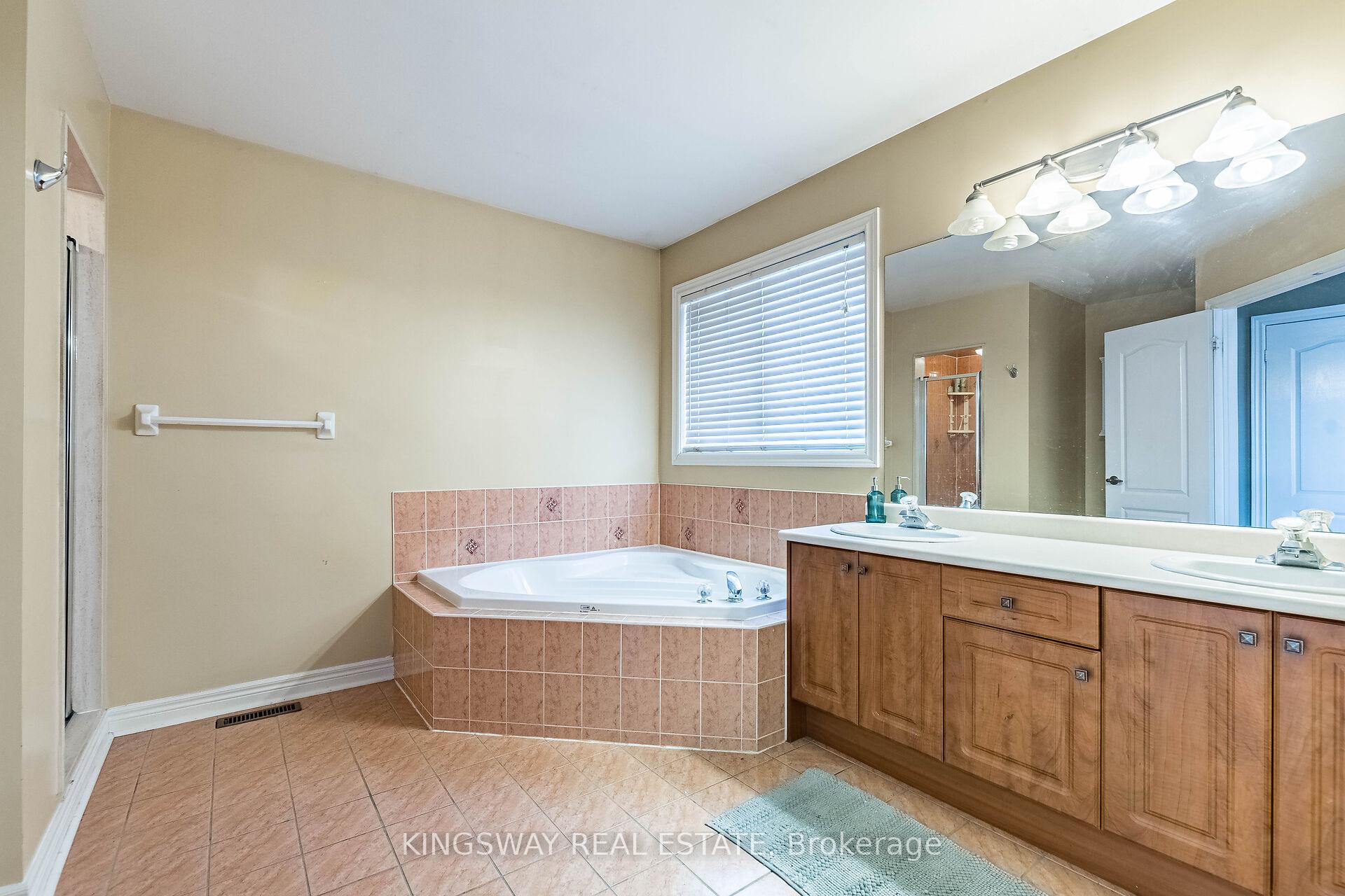 767 Sombrero Way, Mississauga, ON L5W1S8 | 4 Bedroom 4 Bathroom Detached House | Image 19