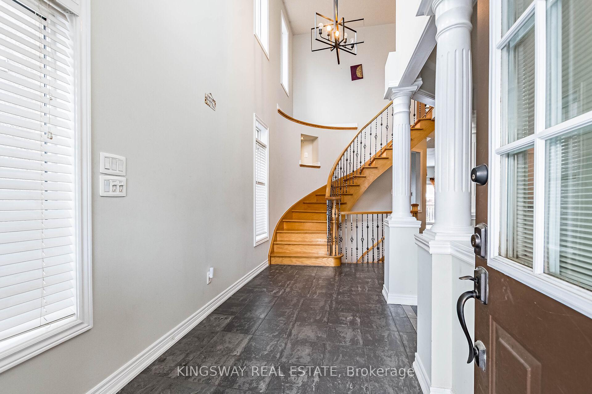 767 Sombrero Way, Mississauga, ON L5W1S8 | 4 Bedroom 4 Bathroom Detached House | Image 4