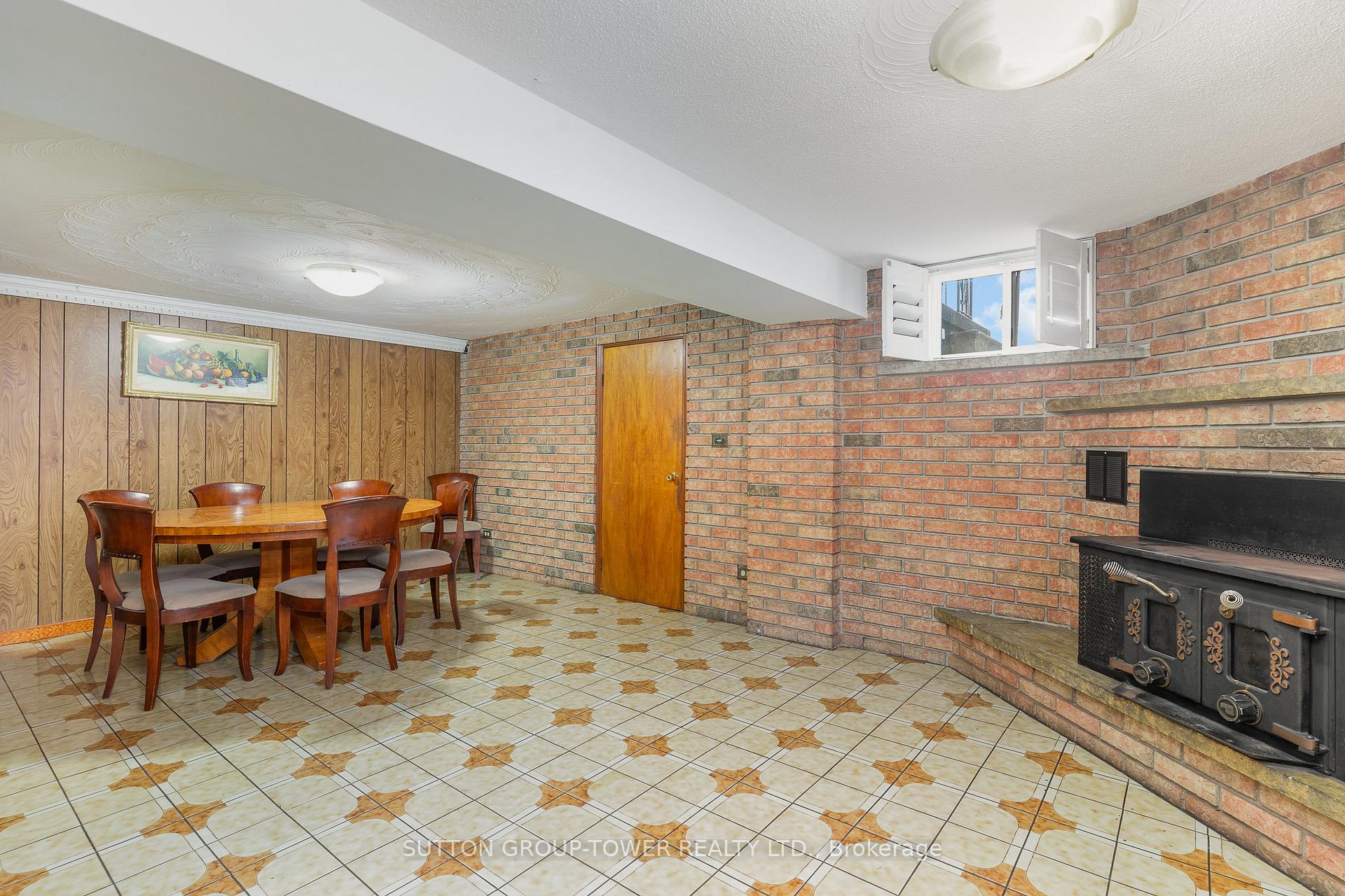 126 Giltspur Dr, Toronto, ON M3L1M9 | 3 Bedroom 2 Bathroom Semi-Detached House | Image 18