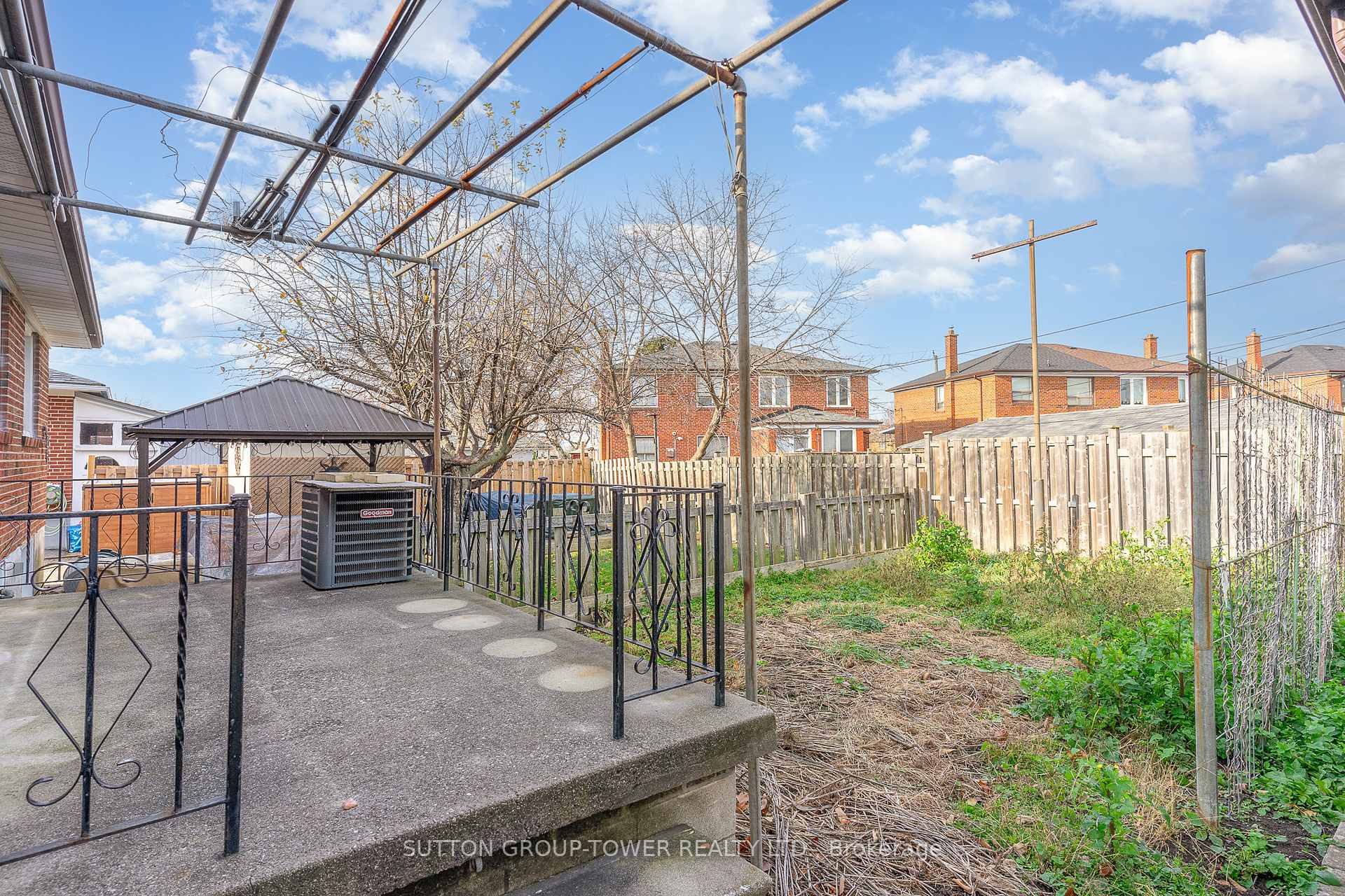 126 Giltspur Dr, Toronto, ON M3L1M9 | 3 Bedroom 2 Bathroom Semi-Detached House | Image 25