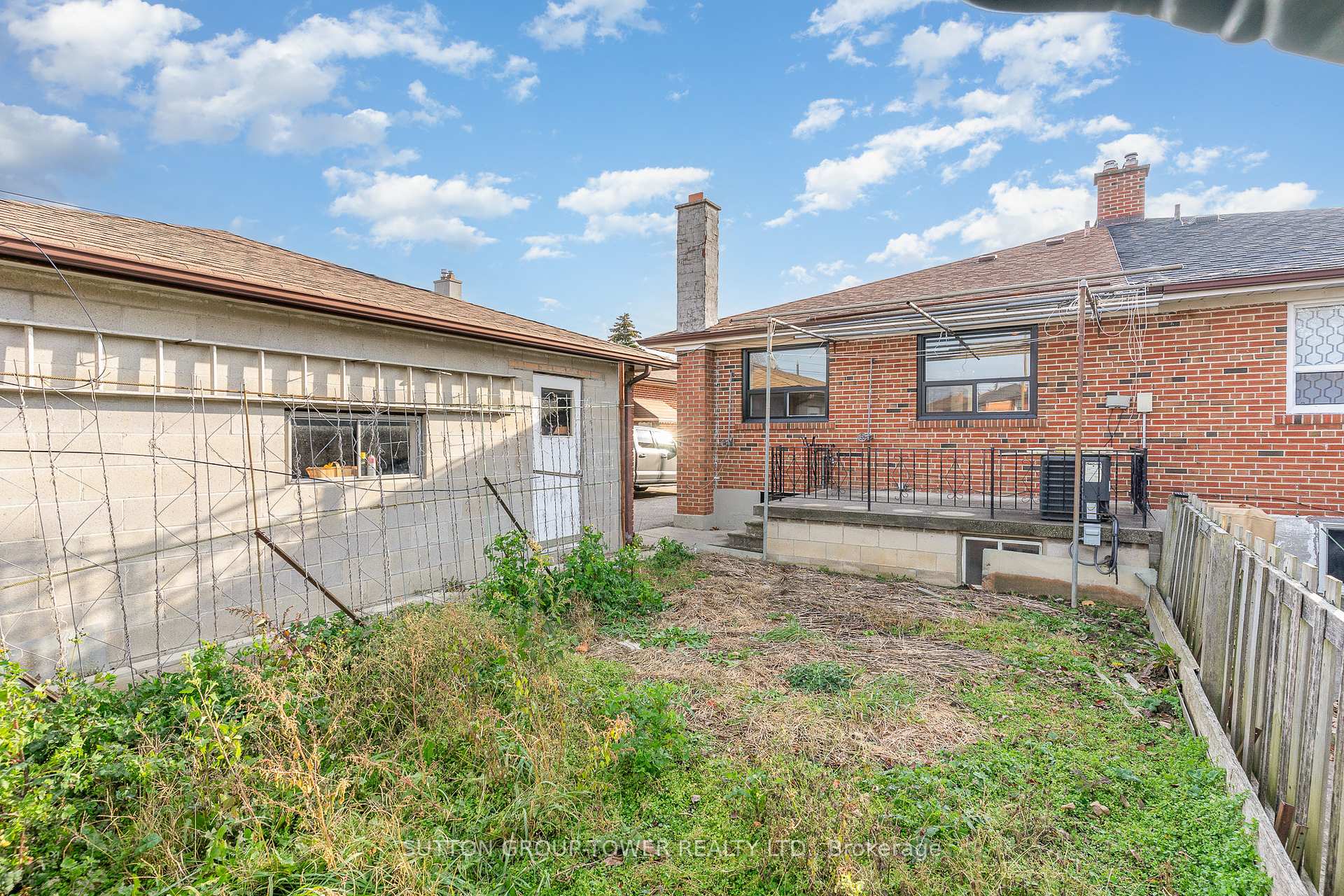 126 Giltspur Dr, Toronto, ON M3L1M9 | 3 Bedroom 2 Bathroom Semi-Detached House | Image 26