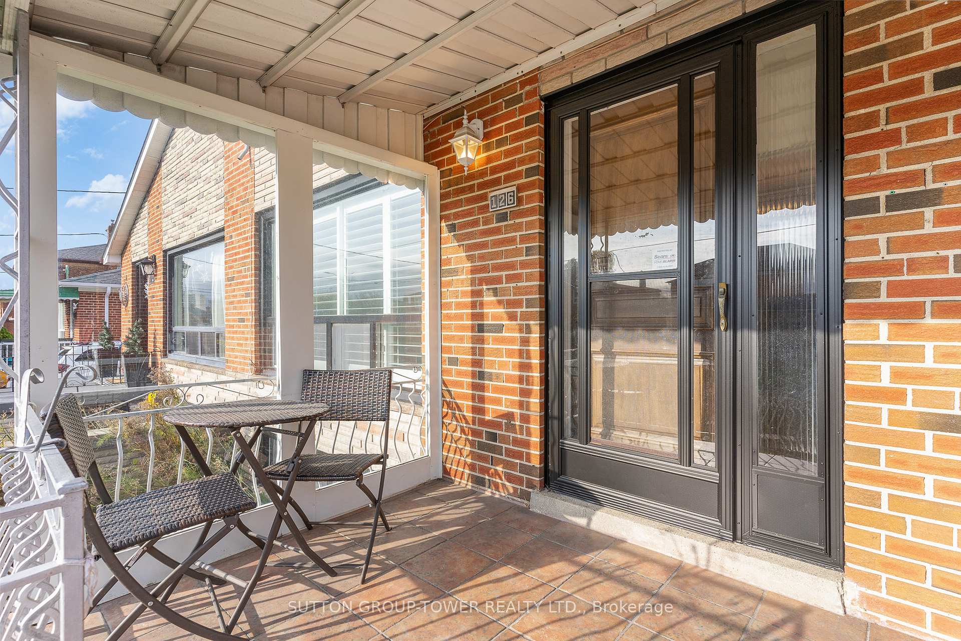 126 Giltspur Dr, Toronto, ON M3L1M9 | 3 Bedroom 2 Bathroom Semi-Detached House | Image 3