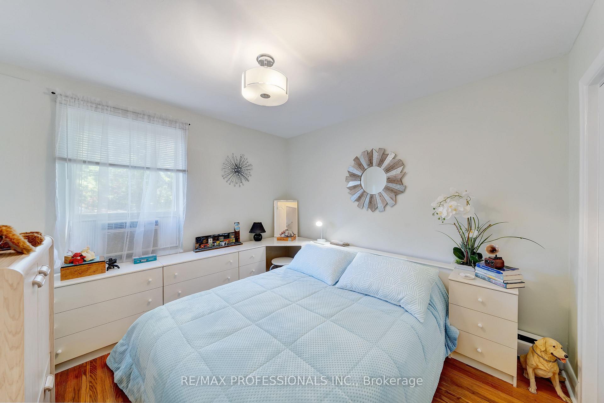 9 Thirteenth St, Toronto, ON M8V3H3 | 2 Bedroom 2 Bathroom Detached House | Image 13