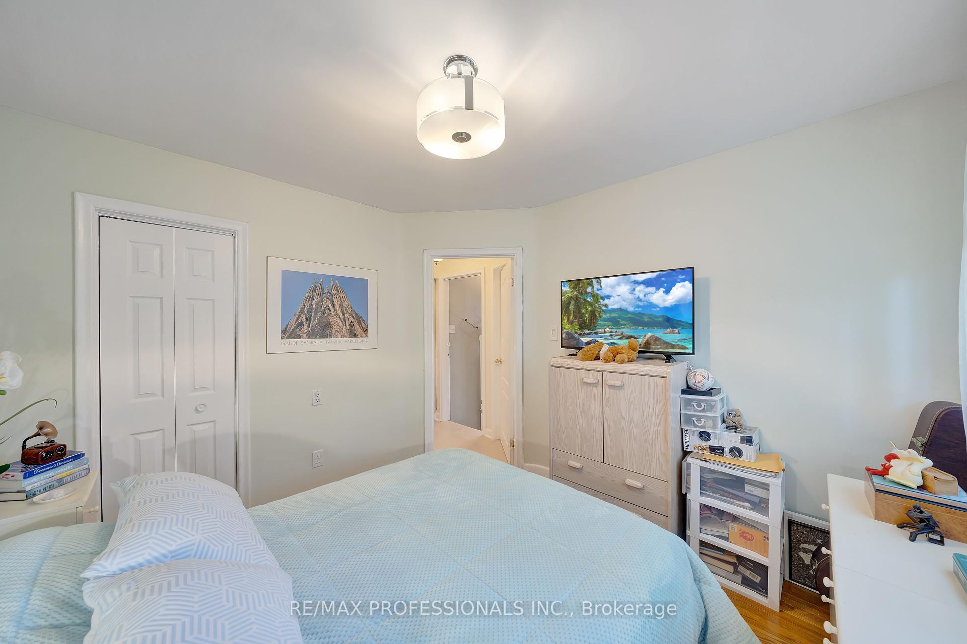 9 Thirteenth St, Toronto, ON M8V3H3 | 2 Bedroom 2 Bathroom Detached House | Image 14