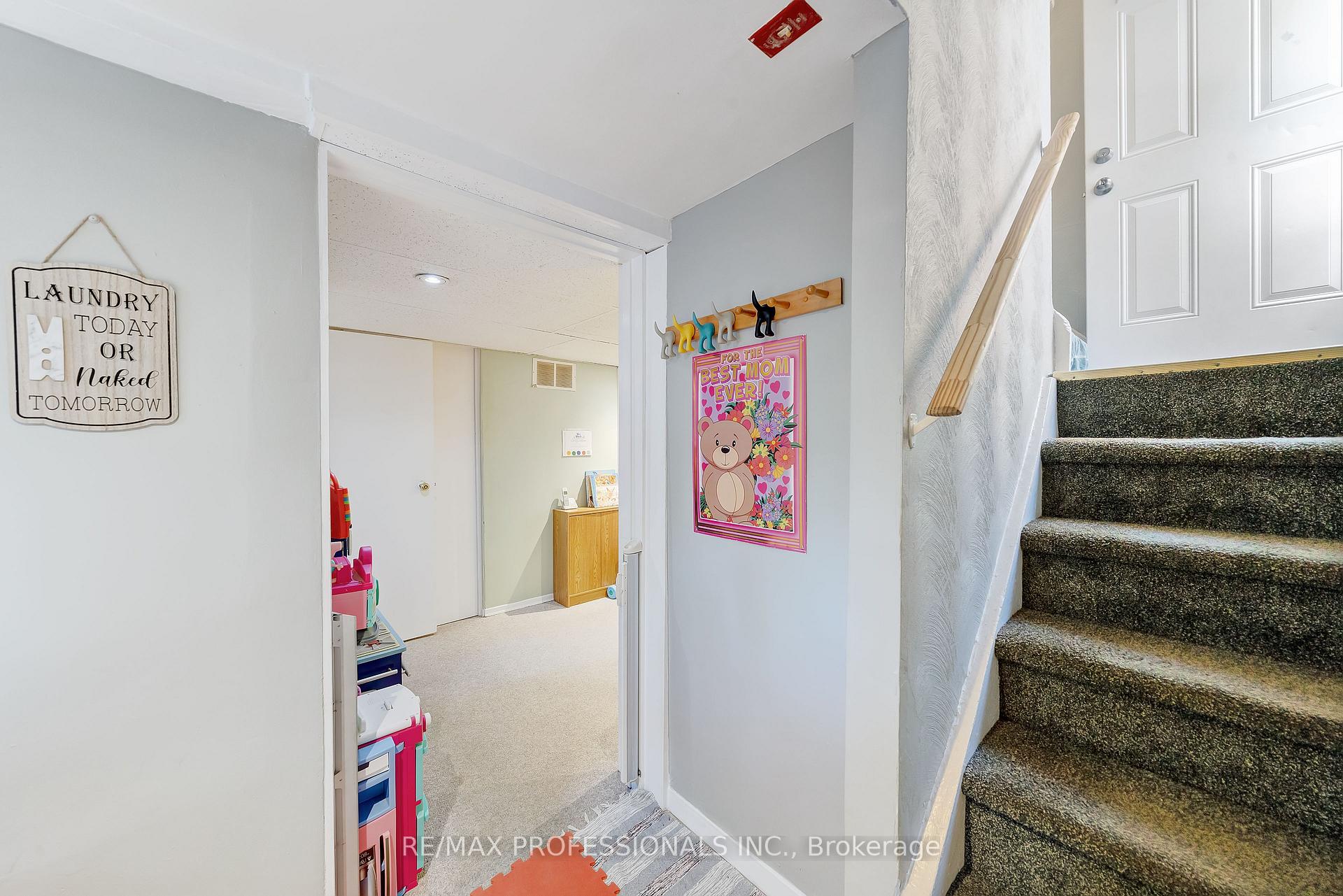 9 Thirteenth St, Toronto, ON M8V3H3 | 2 Bedroom 2 Bathroom Detached House | Image 16