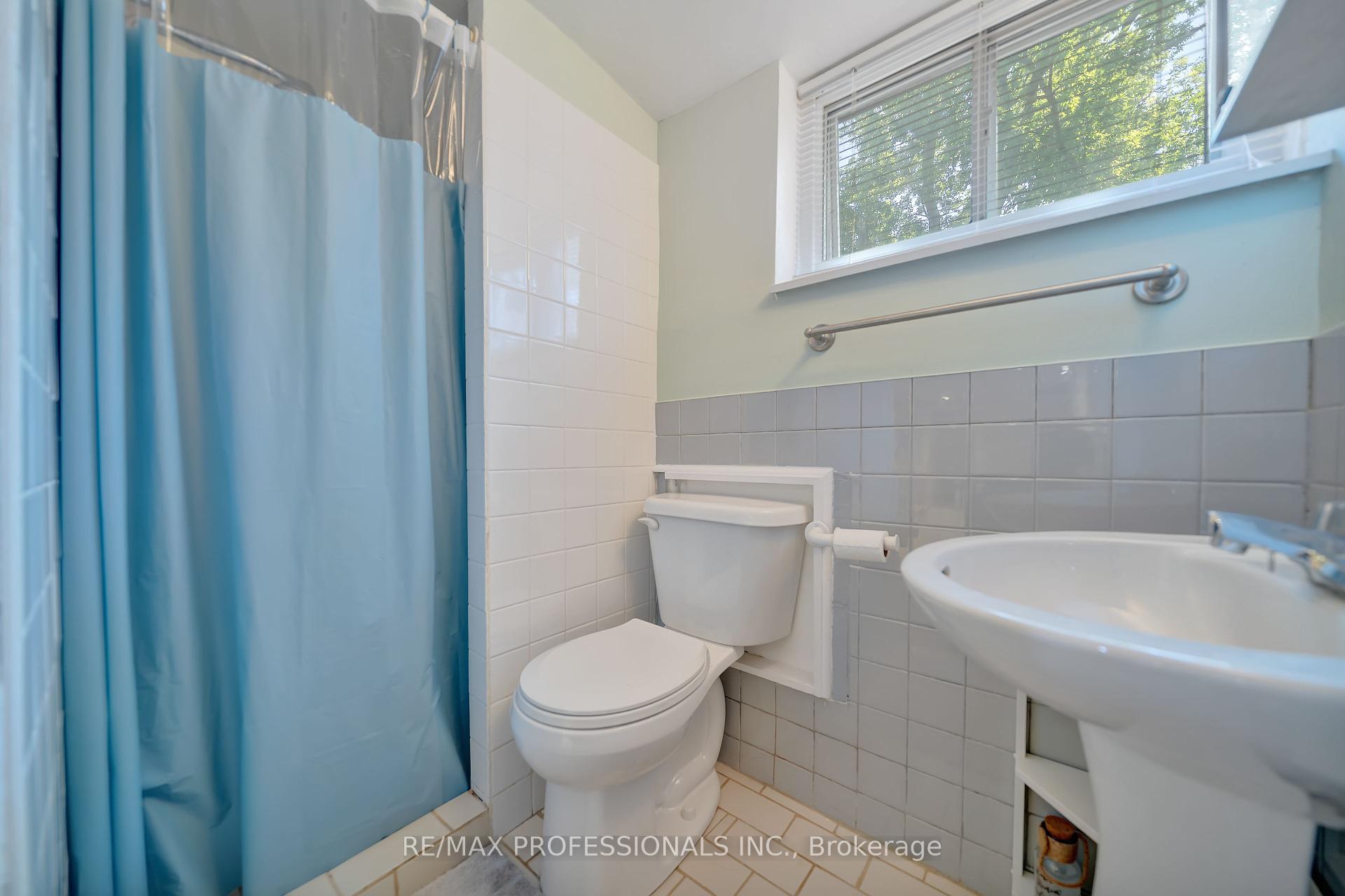 9 Thirteenth St, Toronto, ON M8V3H3 | 2 Bedroom 2 Bathroom Detached House | Image 20