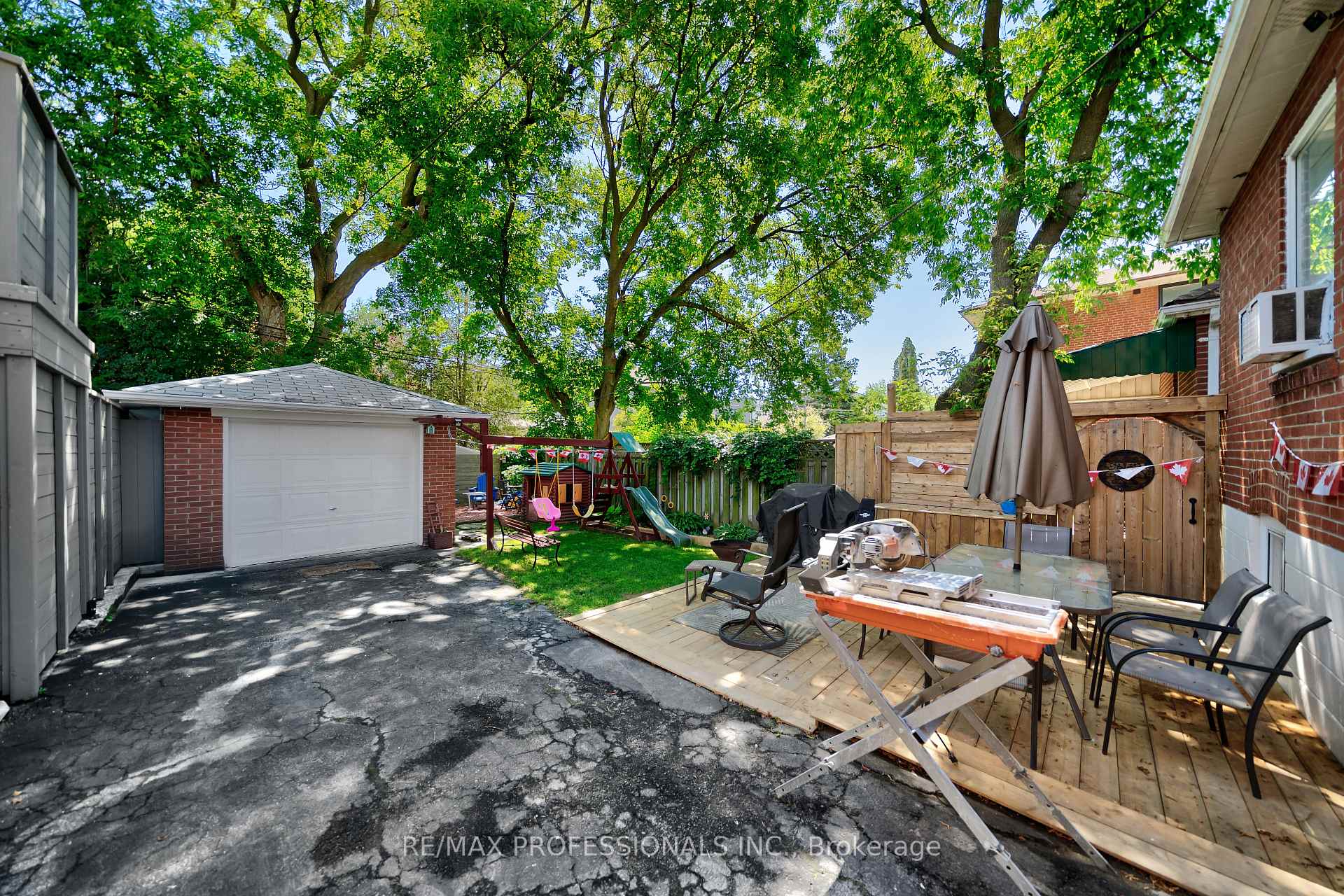 9 Thirteenth St, Toronto, ON M8V3H3 | 2 Bedroom 2 Bathroom Detached House | Image 25