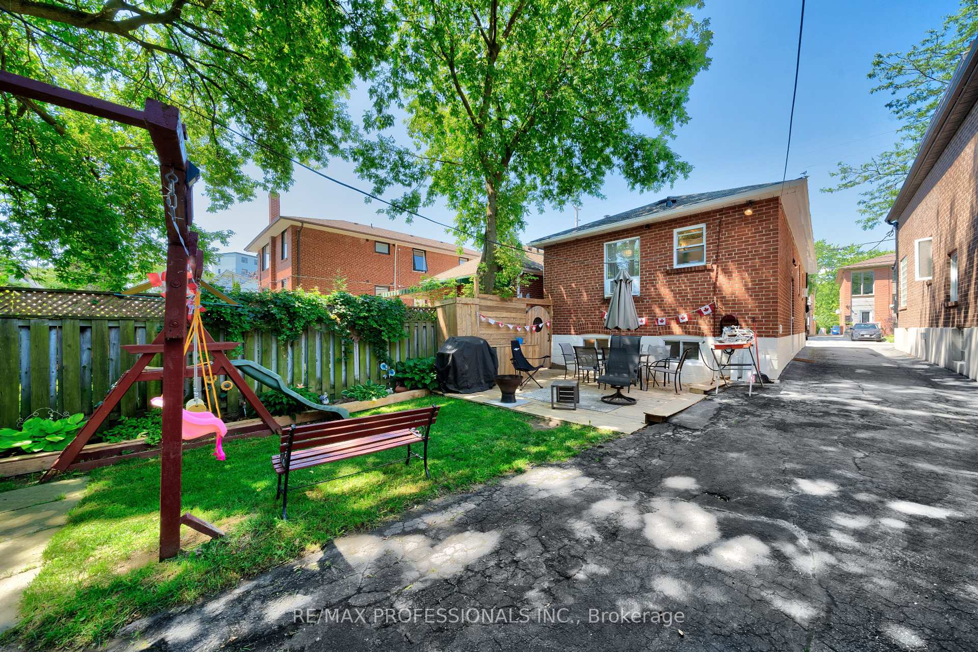 9 Thirteenth St, Toronto, ON M8V3H3 | 2 Bedroom 2 Bathroom Detached House | Image 26