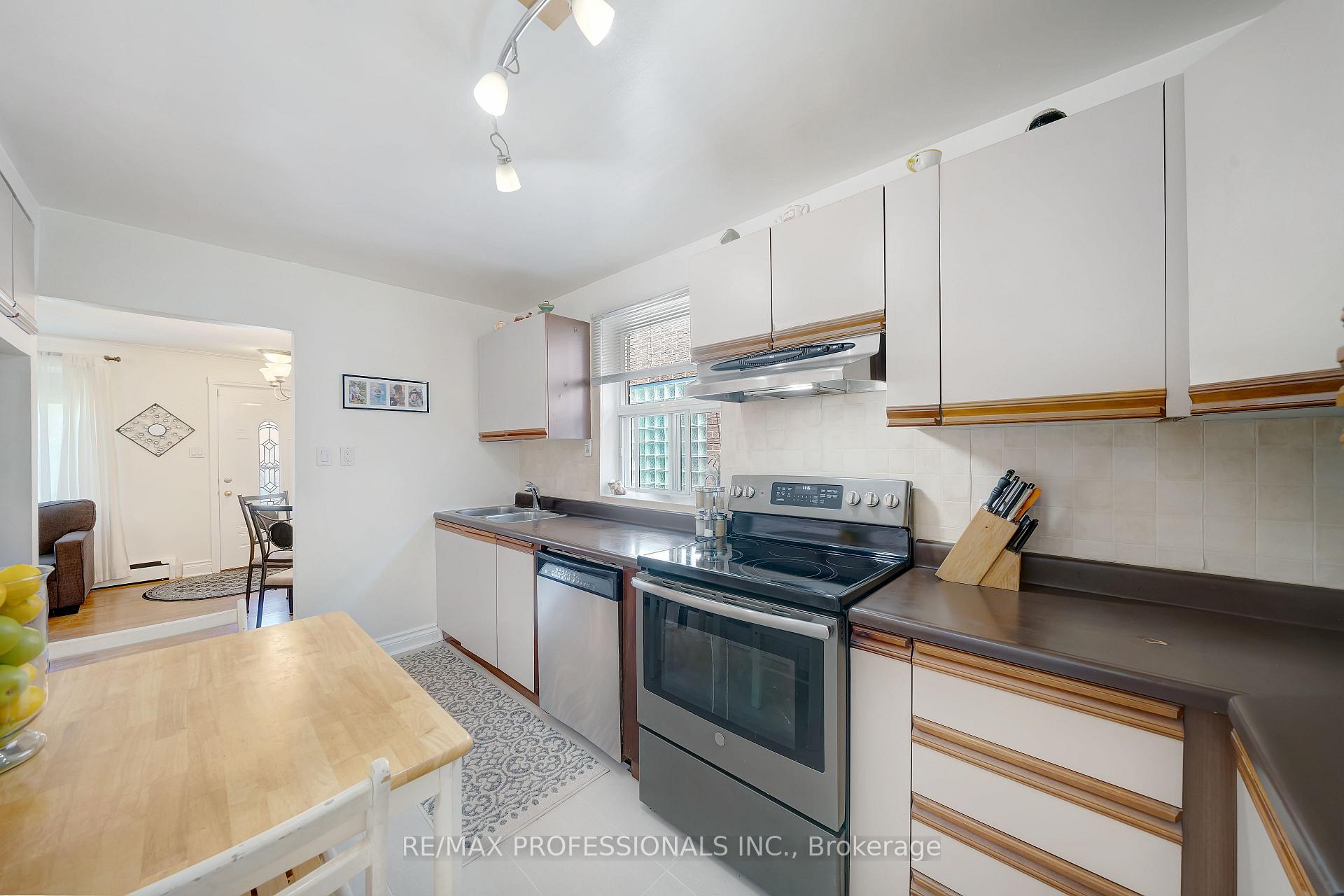 9 Thirteenth St, Toronto, ON M8V3H3 | 2 Bedroom 2 Bathroom Detached House | Image 9