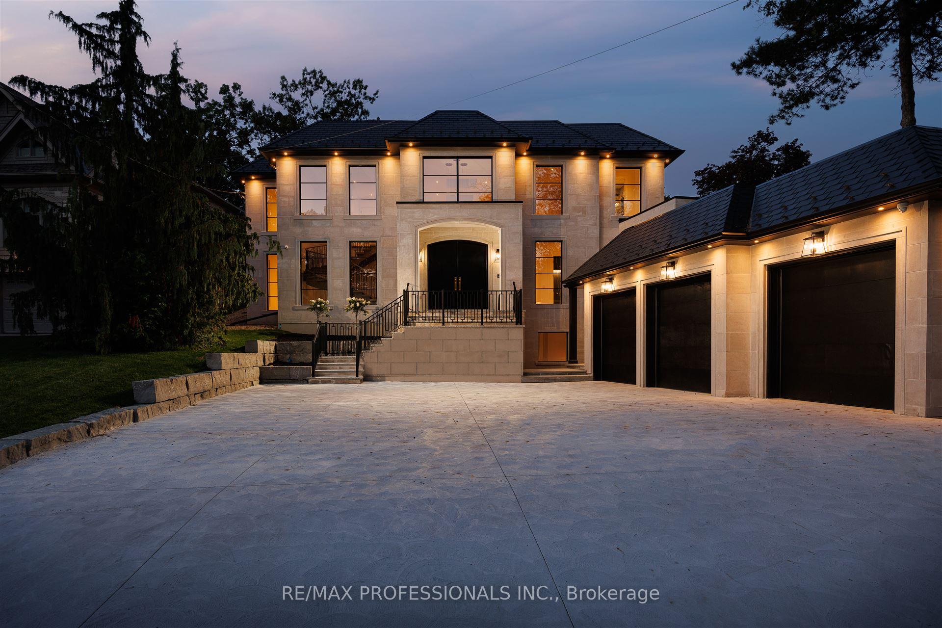 15 Edenbrook Hill, Toronto, ON M9A3Z7 | 4 Bedroom 7 Bathroom Detached House | Image 1