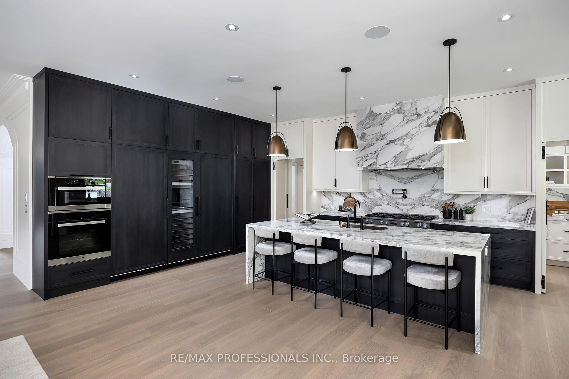 15 Edenbrook Hill, Toronto, ON M9A3Z7 | 4 Bedroom 7 Bathroom Detached House | Image 11