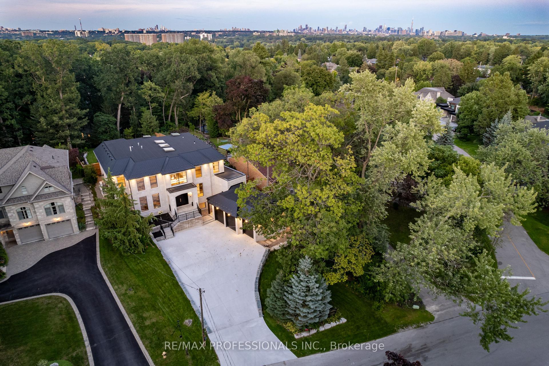 15 Edenbrook Hill, Toronto, ON M9A3Z7 | 4 Bedroom 7 Bathroom Detached House | Image 2