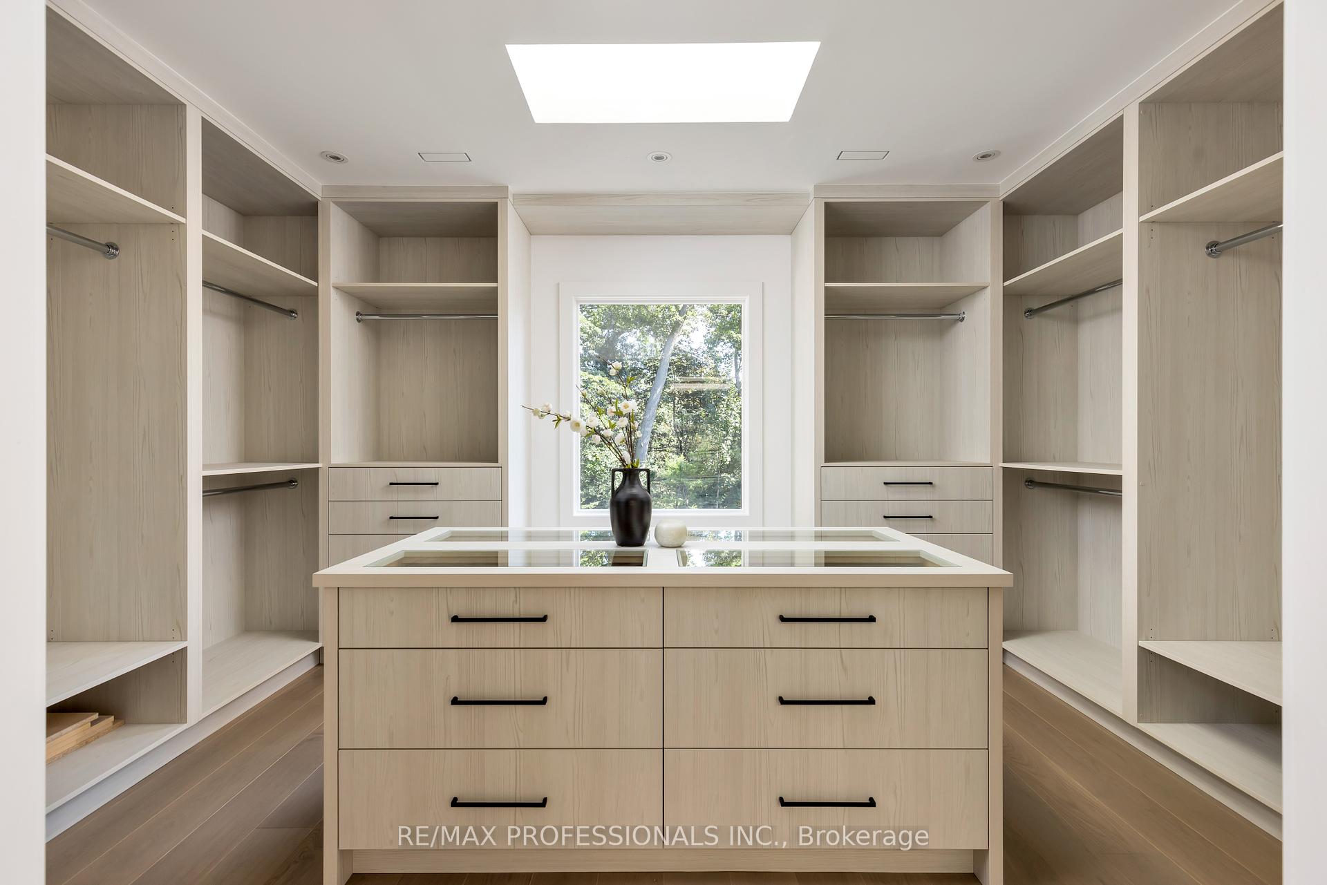 15 Edenbrook Hill, Toronto, ON M9A3Z7 | 4 Bedroom 7 Bathroom Detached House | Image 24