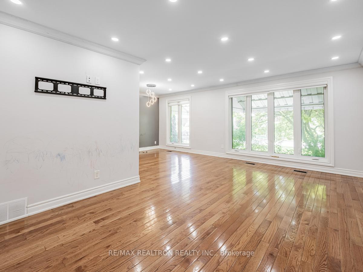 50 Breadner Dr, Toronto, ON M9R3M4 | 3 Bedroom 2 Bathroom Detached House | Image 7