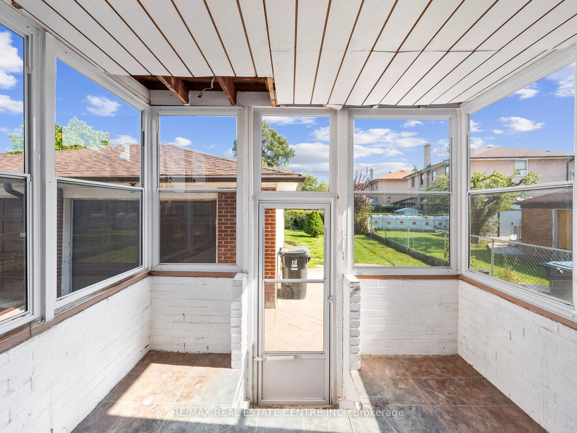 107 Lomar Dr, Toronto, ON M3N1Z5 | 3 Bedroom 3 Bathroom Semi-Detached House | Image 24