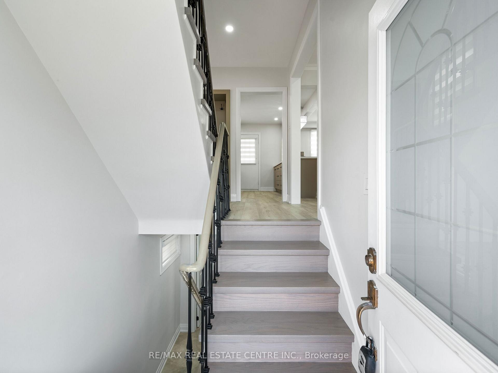 107 Lomar Dr, Toronto, ON M3N1Z5 | 3 Bedroom 3 Bathroom Semi-Detached House | Image 3