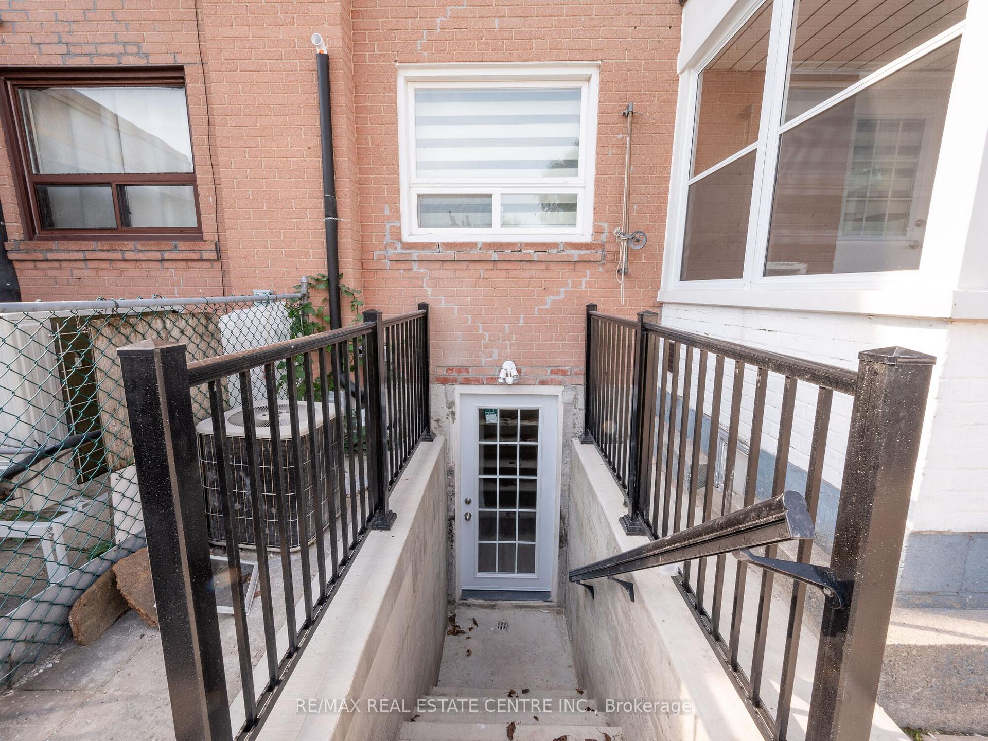 107 Lomar Dr, Toronto, ON M3N1Z5 | 3 Bedroom 3 Bathroom Semi-Detached House | Image 38