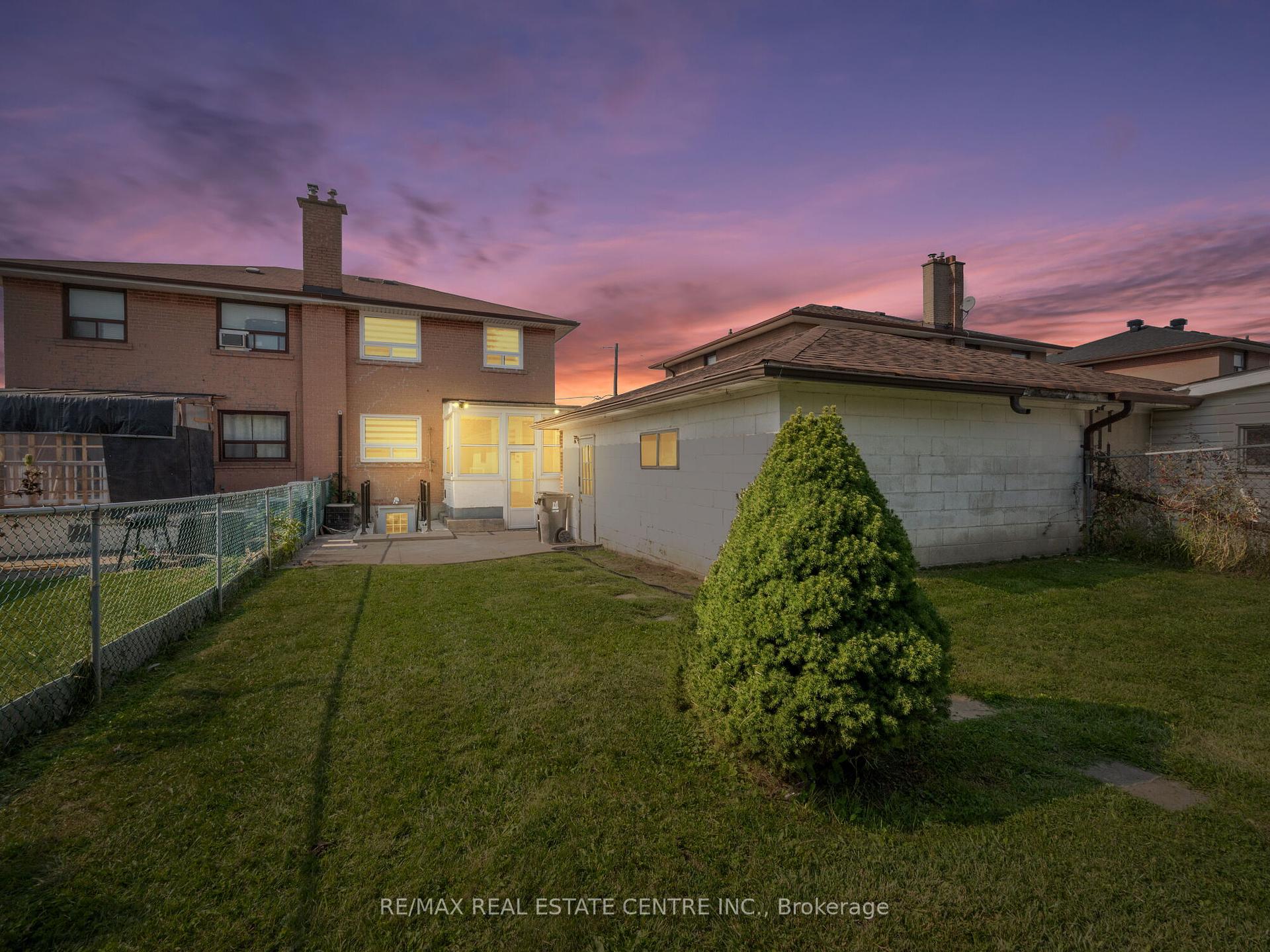 107 Lomar Dr, Toronto, ON M3N1Z5 | 3 Bedroom 3 Bathroom Semi-Detached House | Image 39