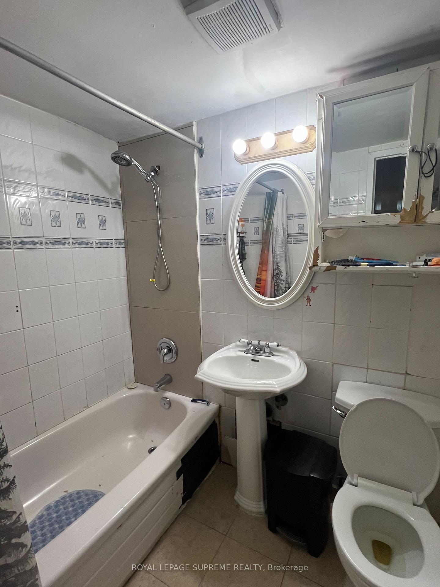 #908 - 940 Caledonia Rd, Toronto, ON M6B3Y4 | 3 Bedroom 1 Bathroom Condo Apt | Image 6