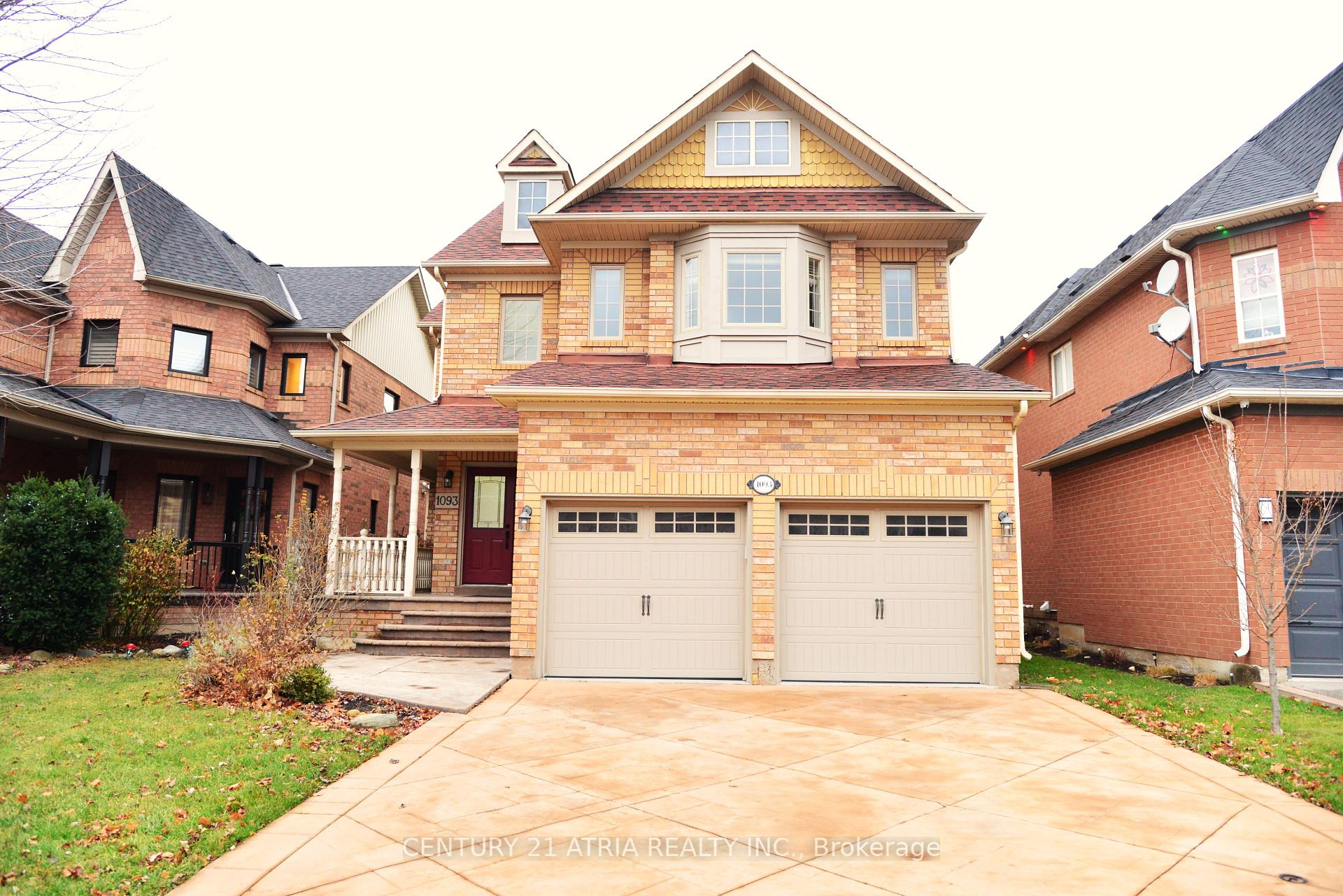 1093 Lamplight Way, Mississauga, ON L5W1J3 | 4 Bedroom 4 Bathroom Detached House | Image 1