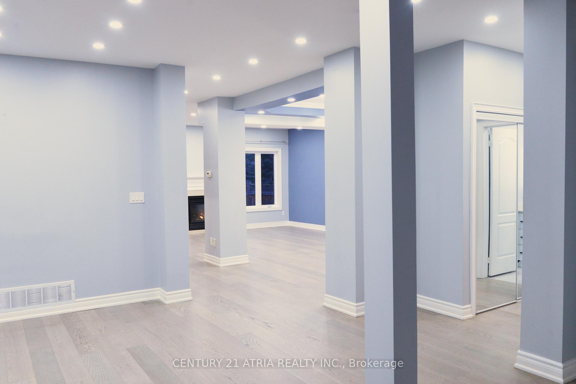 1093 Lamplight Way, Mississauga, ON L5W1J3 | 4 Bedroom 4 Bathroom Detached House | Image 10