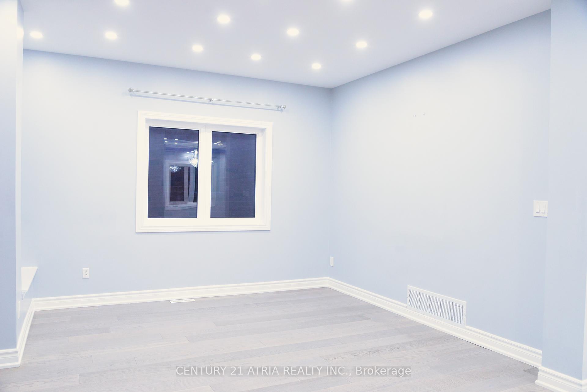 1093 Lamplight Way, Mississauga, ON L5W1J3 | 4 Bedroom 4 Bathroom Detached House | Image 12