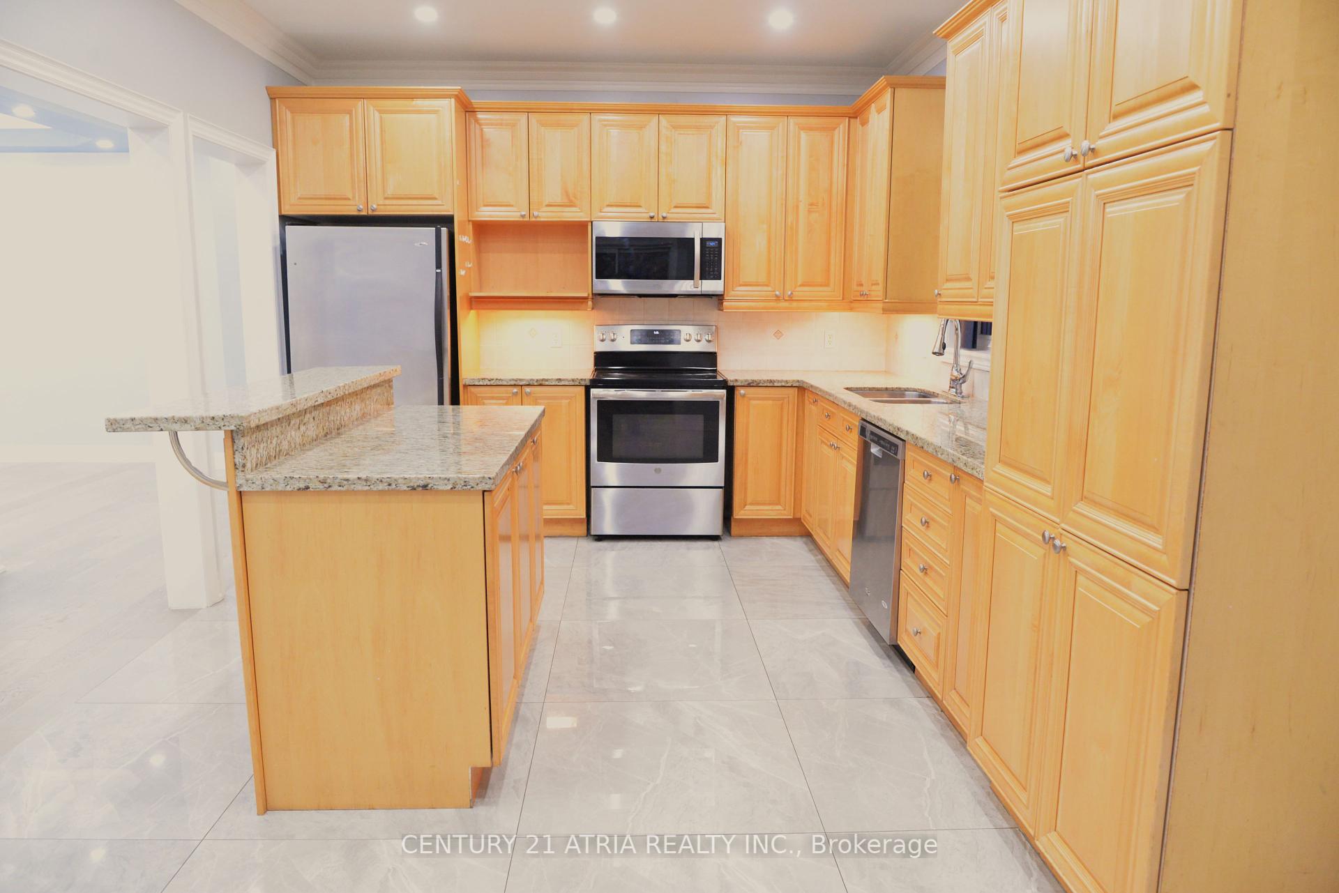 1093 Lamplight Way, Mississauga, ON L5W1J3 | 4 Bedroom 4 Bathroom Detached House | Image 13