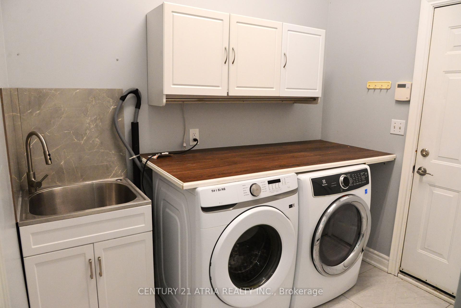 1093 Lamplight Way, Mississauga, ON L5W1J3 | 4 Bedroom 4 Bathroom Detached House | Image 17