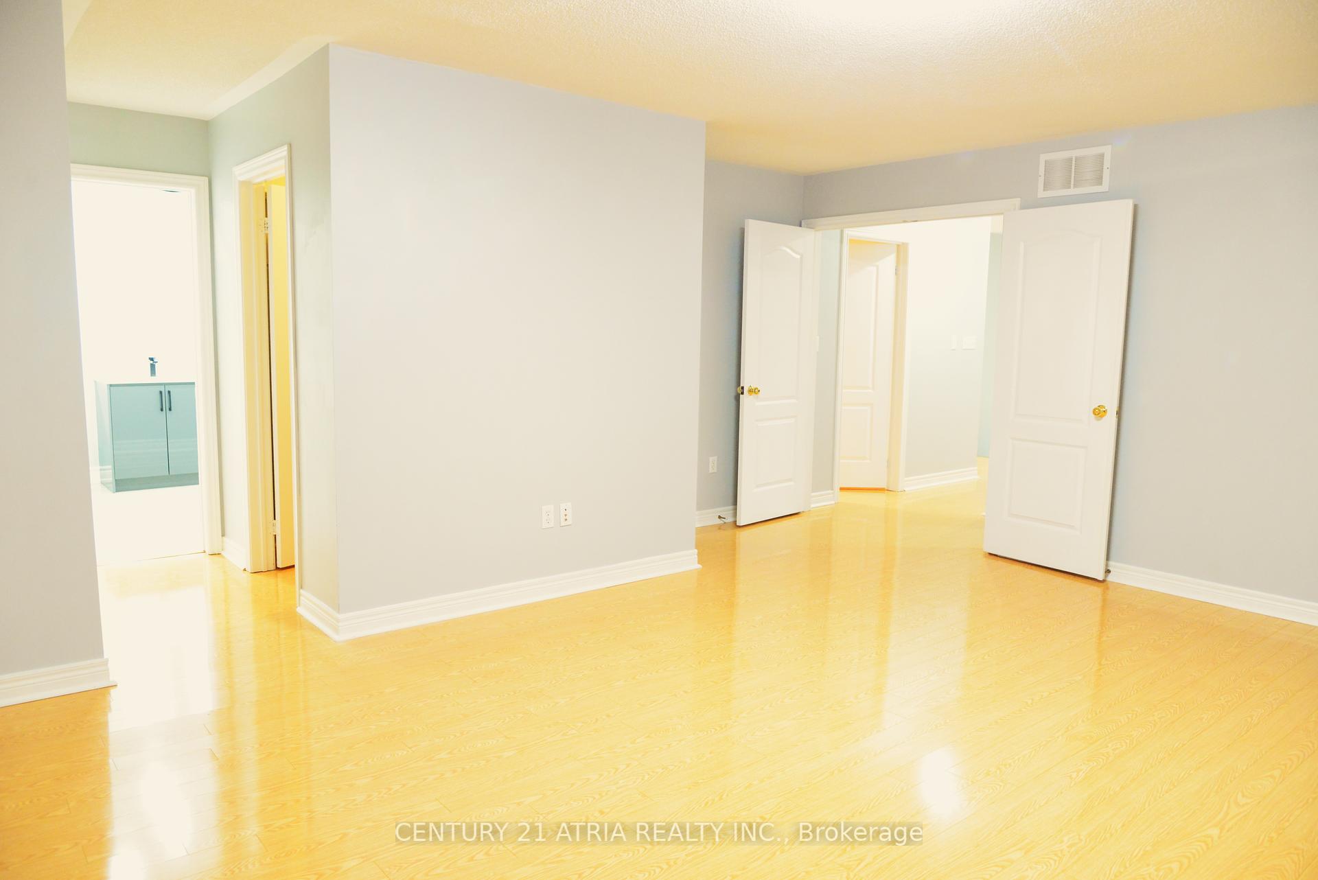 1093 Lamplight Way, Mississauga, ON L5W1J3 | 4 Bedroom 4 Bathroom Detached House | Image 20